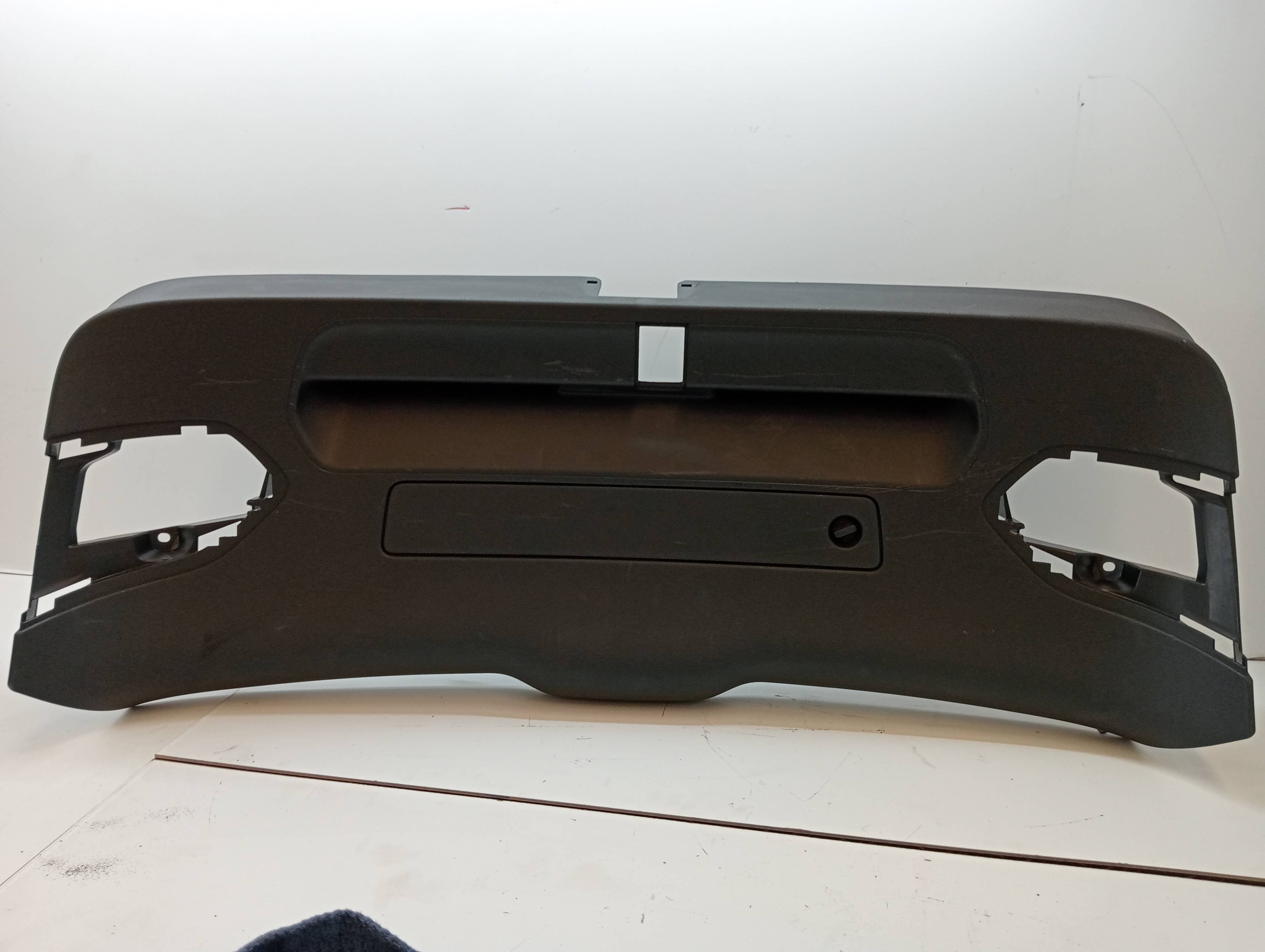 Guarnecido porton trasero AUDI Q3 (8UG)