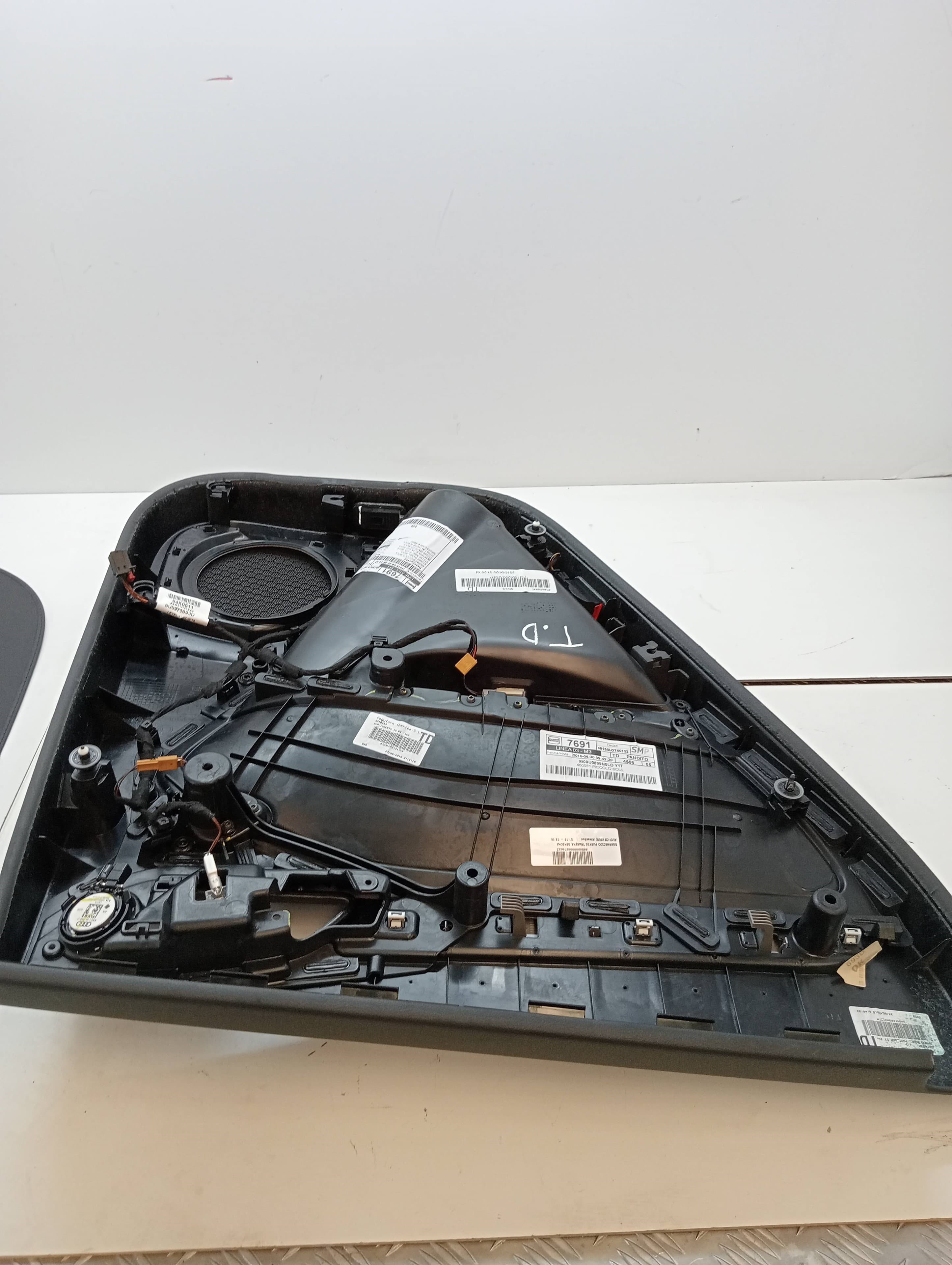 Guarnecido puerta trasera derecha AUDI Q3 (8UG) 3