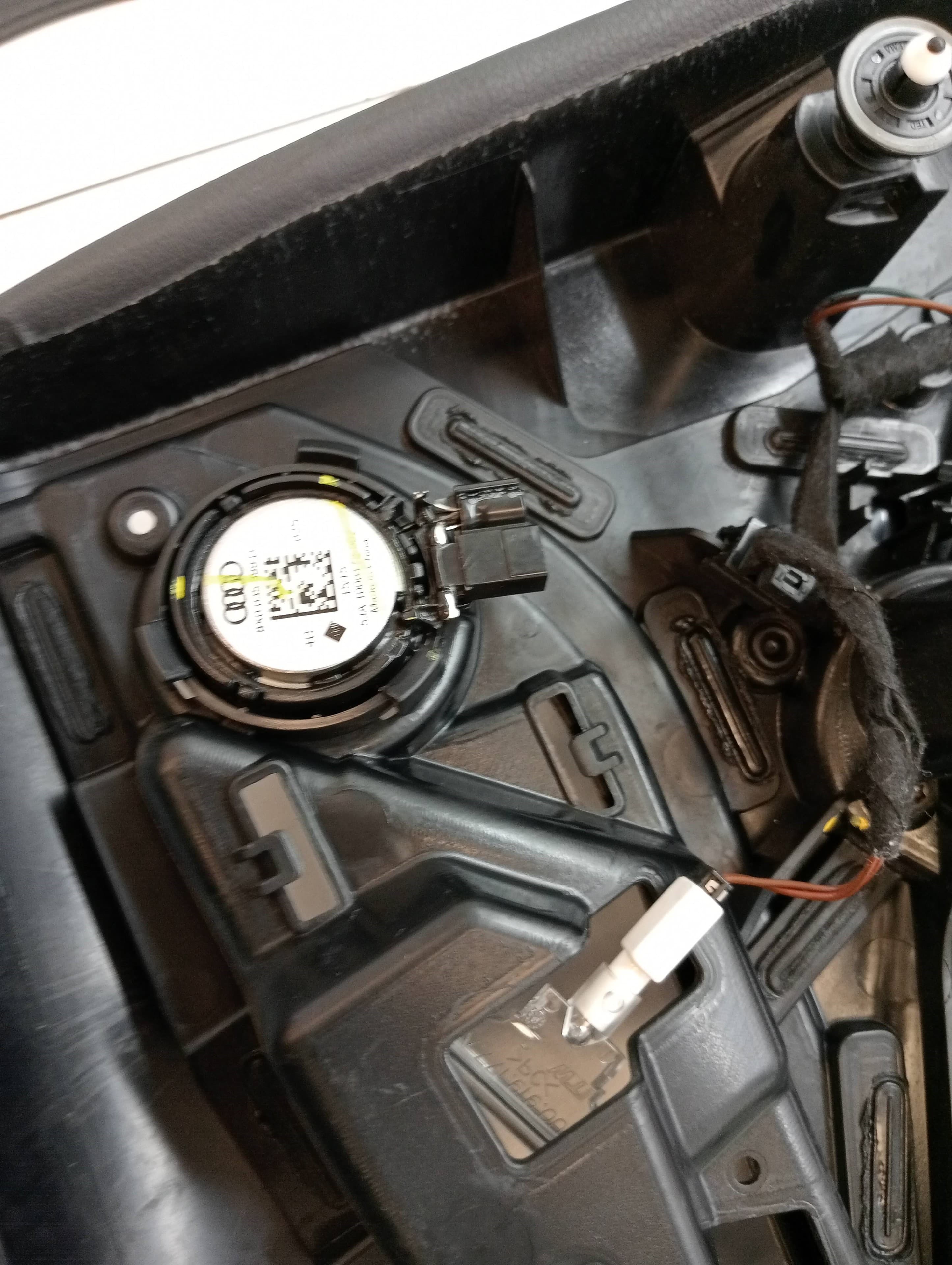 Guarnecido puerta trasera derecha AUDI Q3 (8UG)