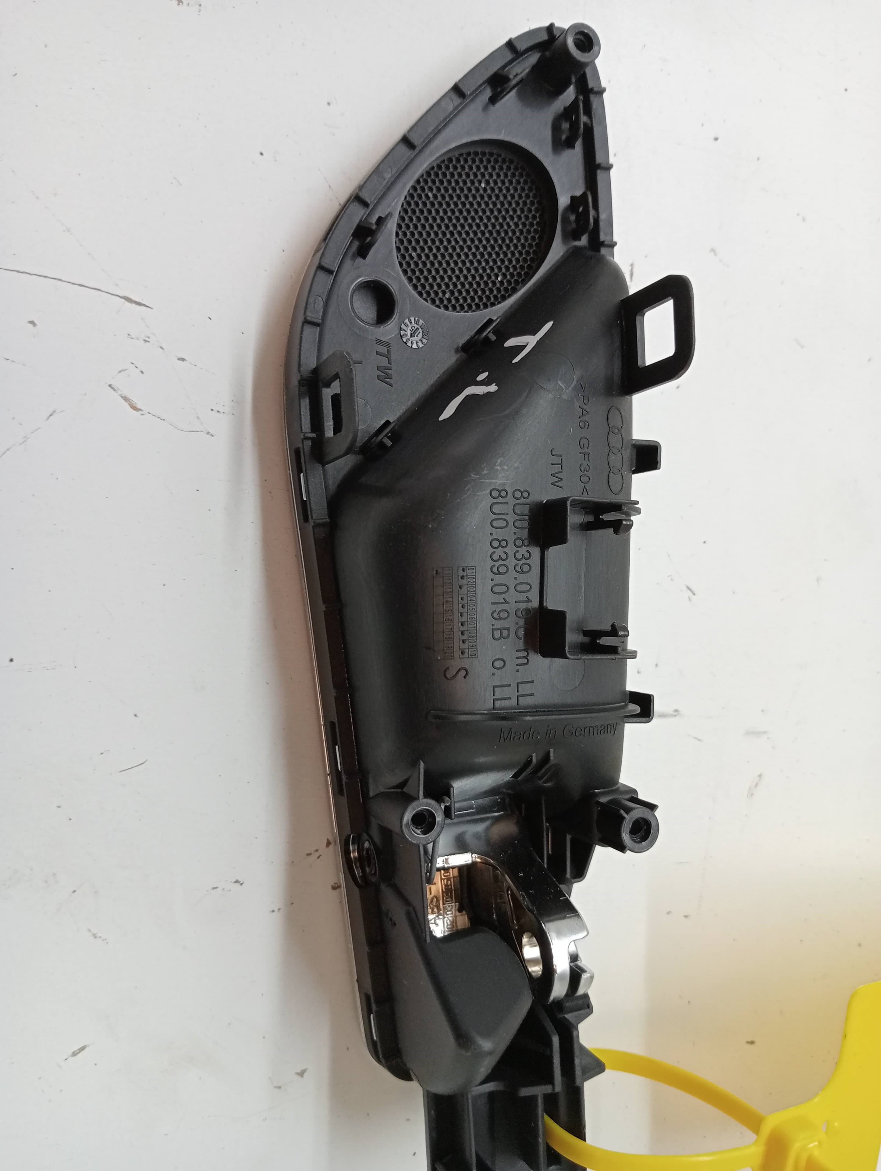 Maneta interior trasera izquierda AUDI Q3 (8UG) 2