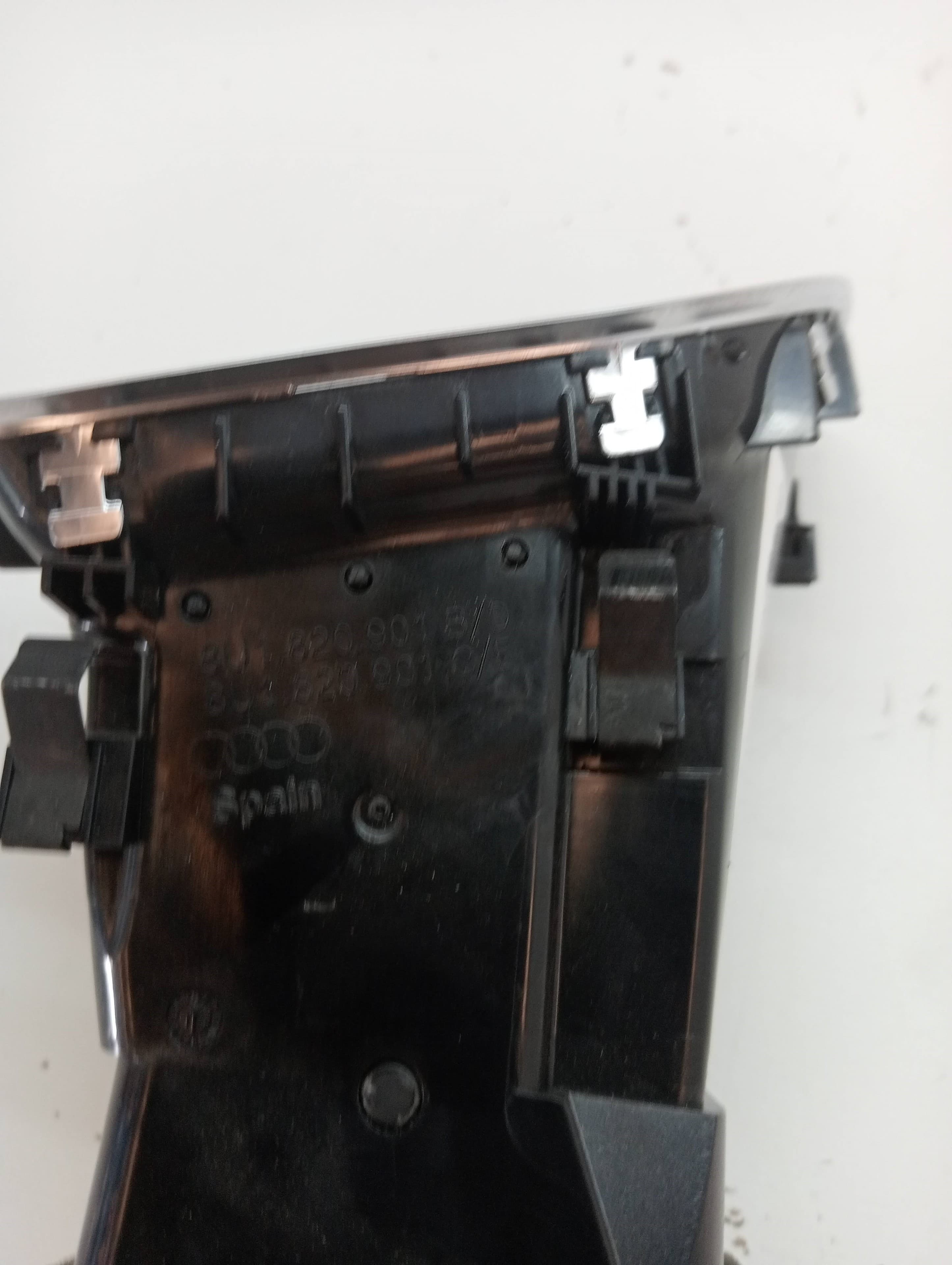 Recambio AUDI Q3 (8UG) ref. 8U1820901E 3
