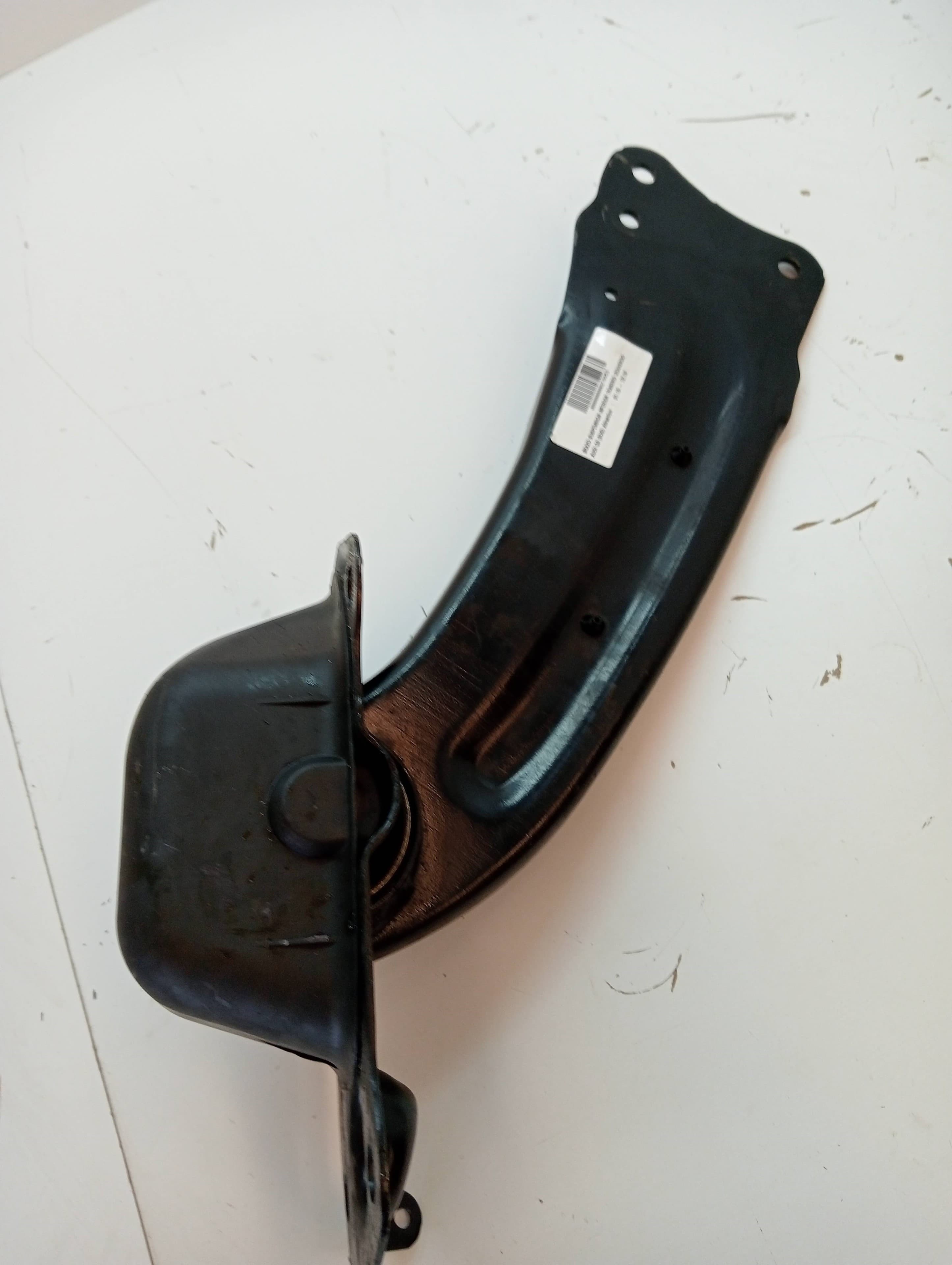 Brazo suspension inferior trasero izquierdo AUDI Q3 (8UG)