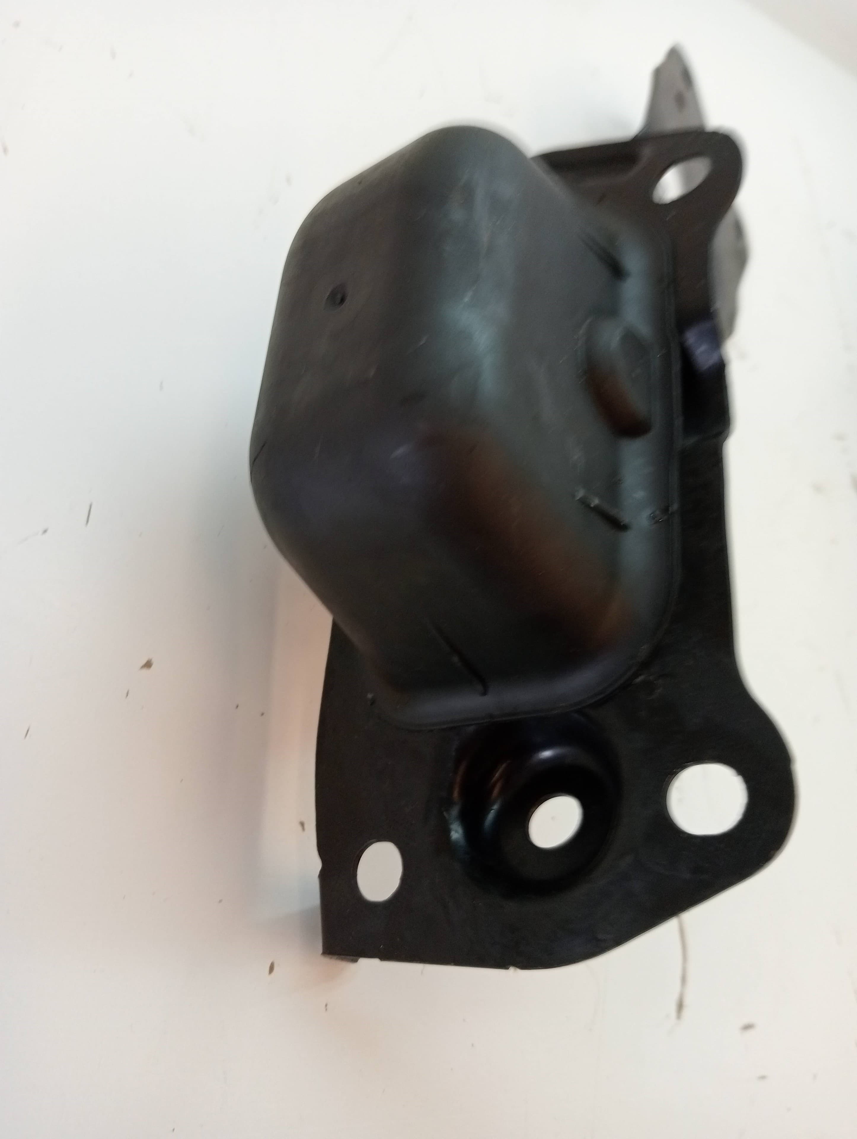 Brazo suspension inferior trasero izquierdo AUDI Q3 (8UG) 2