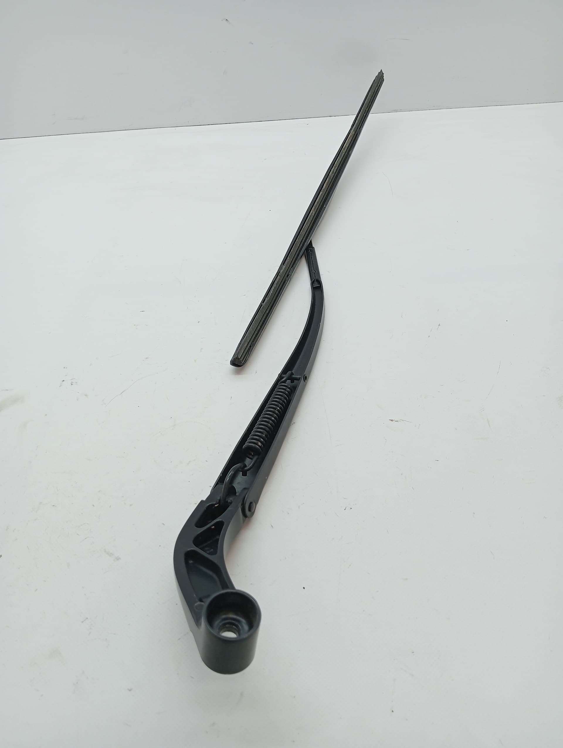 Brazo limpia delantero izquierdo MAZDA 3 (BM, BN) 2