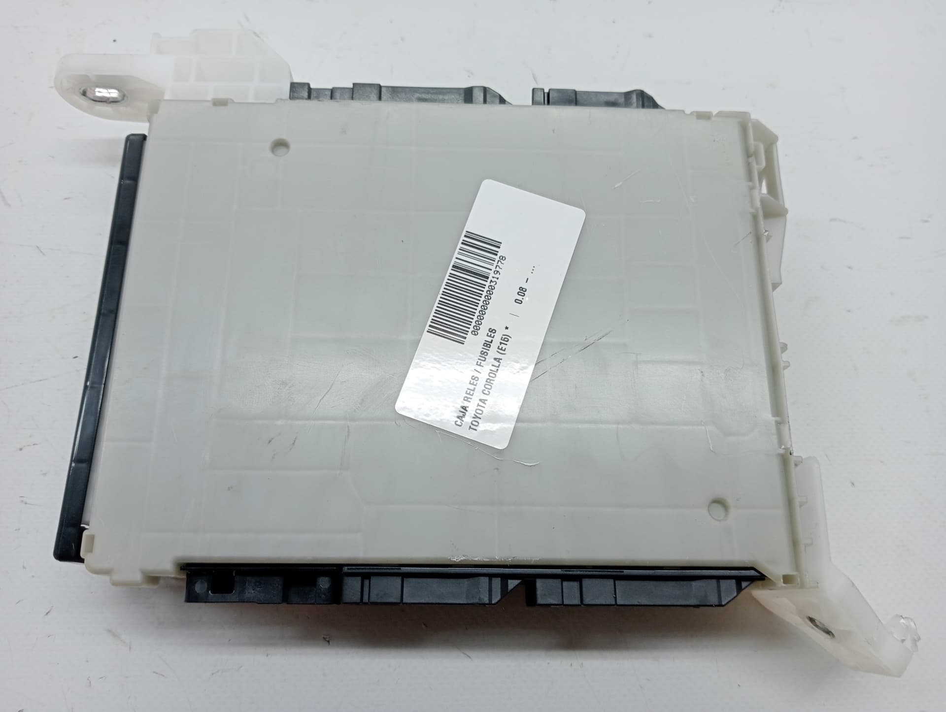 Caja reles / fusibles TOYOTA COROLLA (E15) 3
