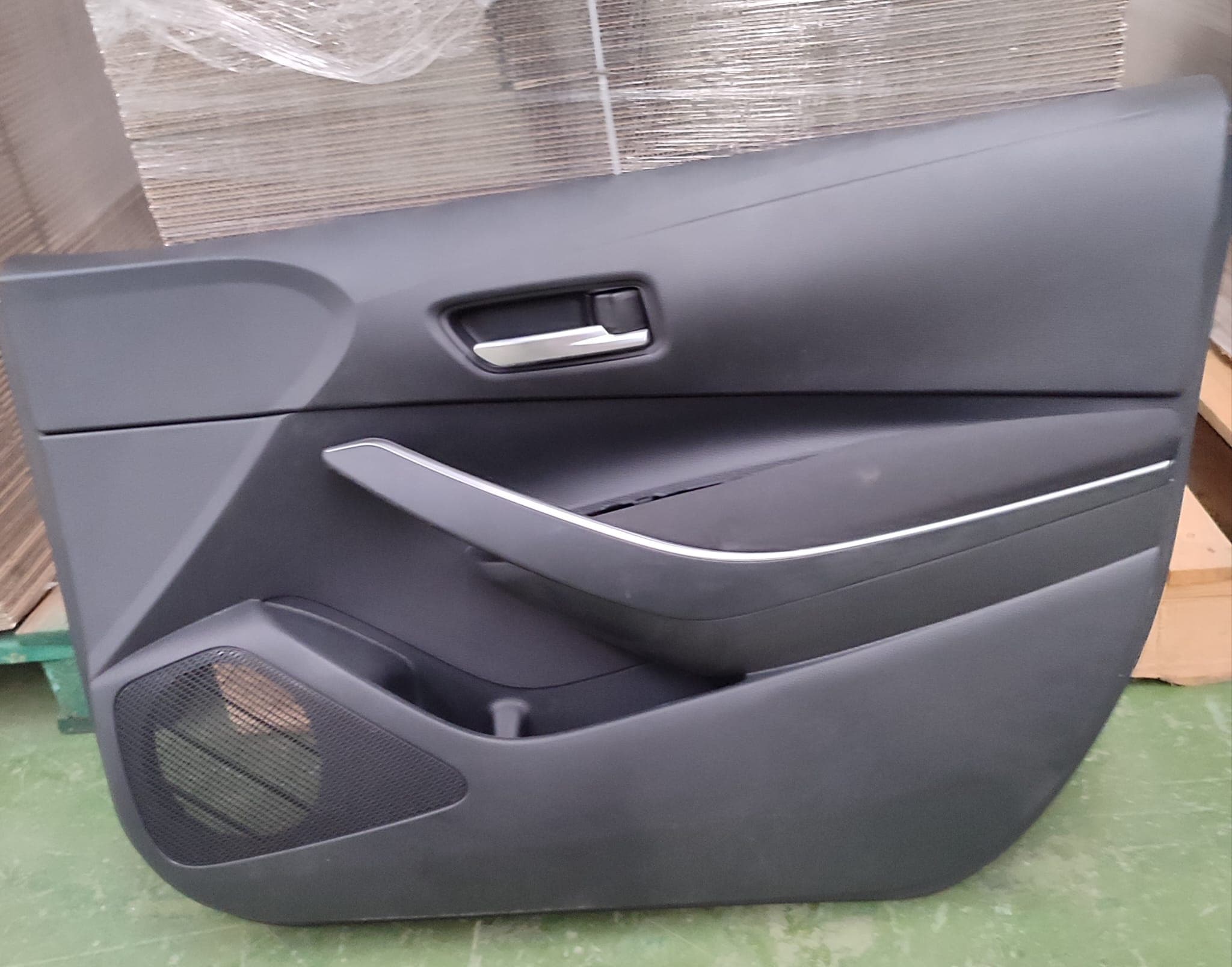 Guarnecido puerta delantera derecha TOYOTA COROLLA (E15)