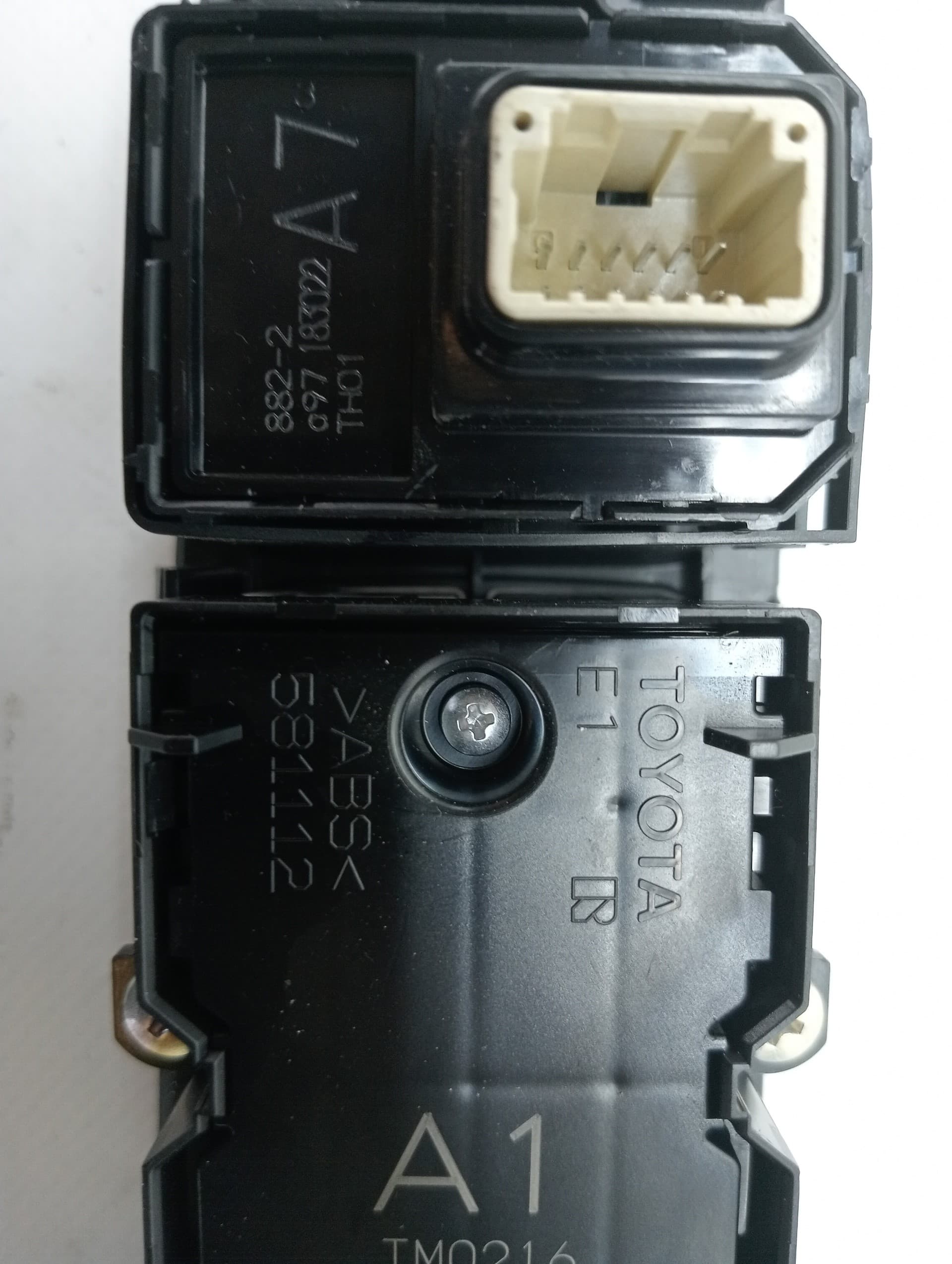 Mando elevalunas delantero izquierdo TOYOTA COROLLA (E15) 2