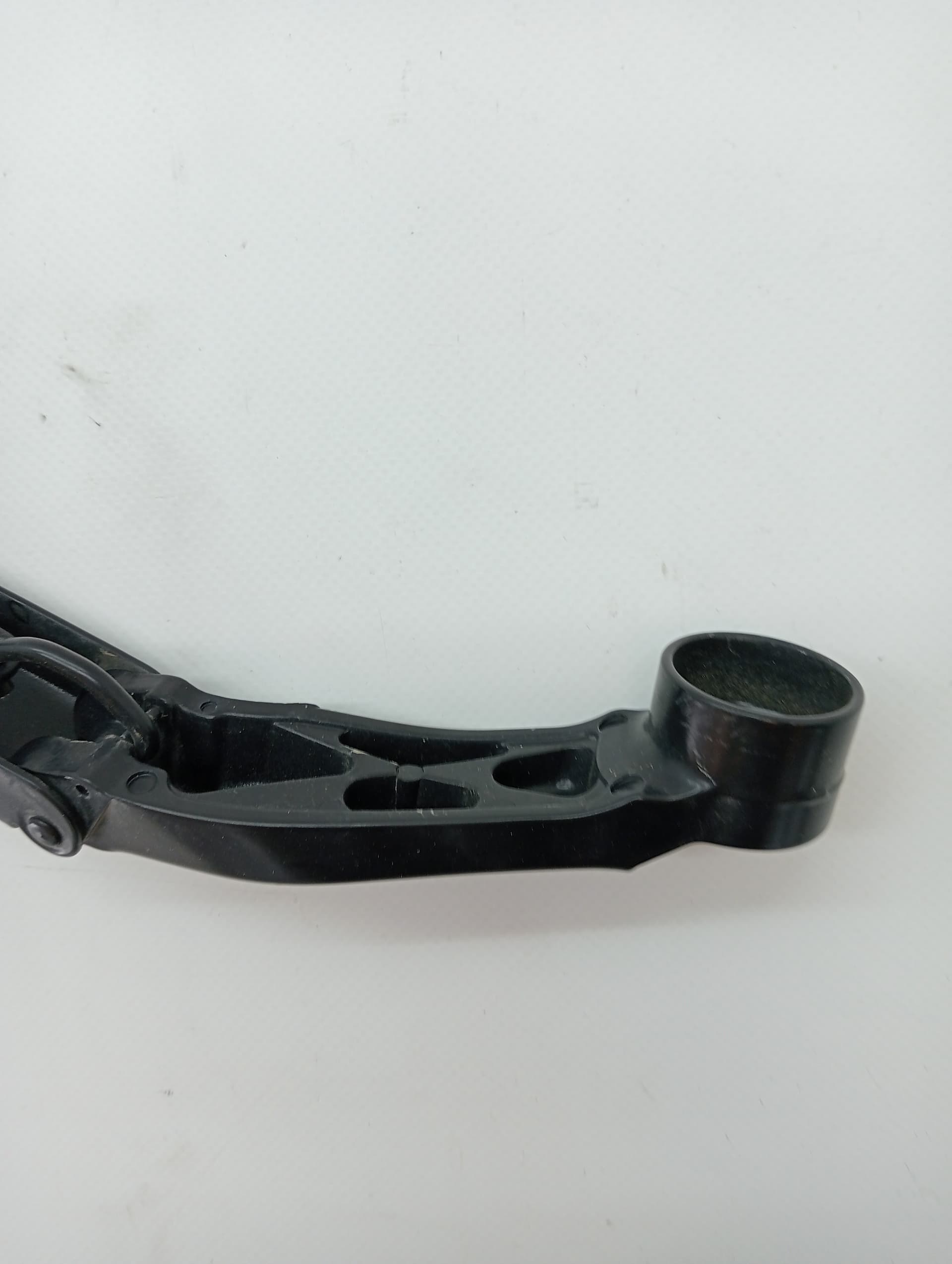 Brazo limpia delantero izquierdo TOYOTA COROLLA (E15) 2