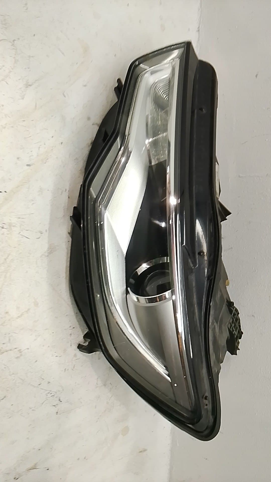 Faro izquierdo AUDI A6 C7 (4G2, 4GC)
