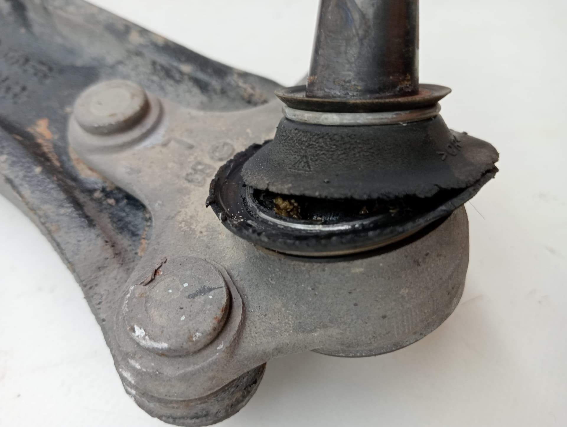 Brazo suspension inferior delantero izquierdo VOLKSWAGEN TOURAN (1T1) 3