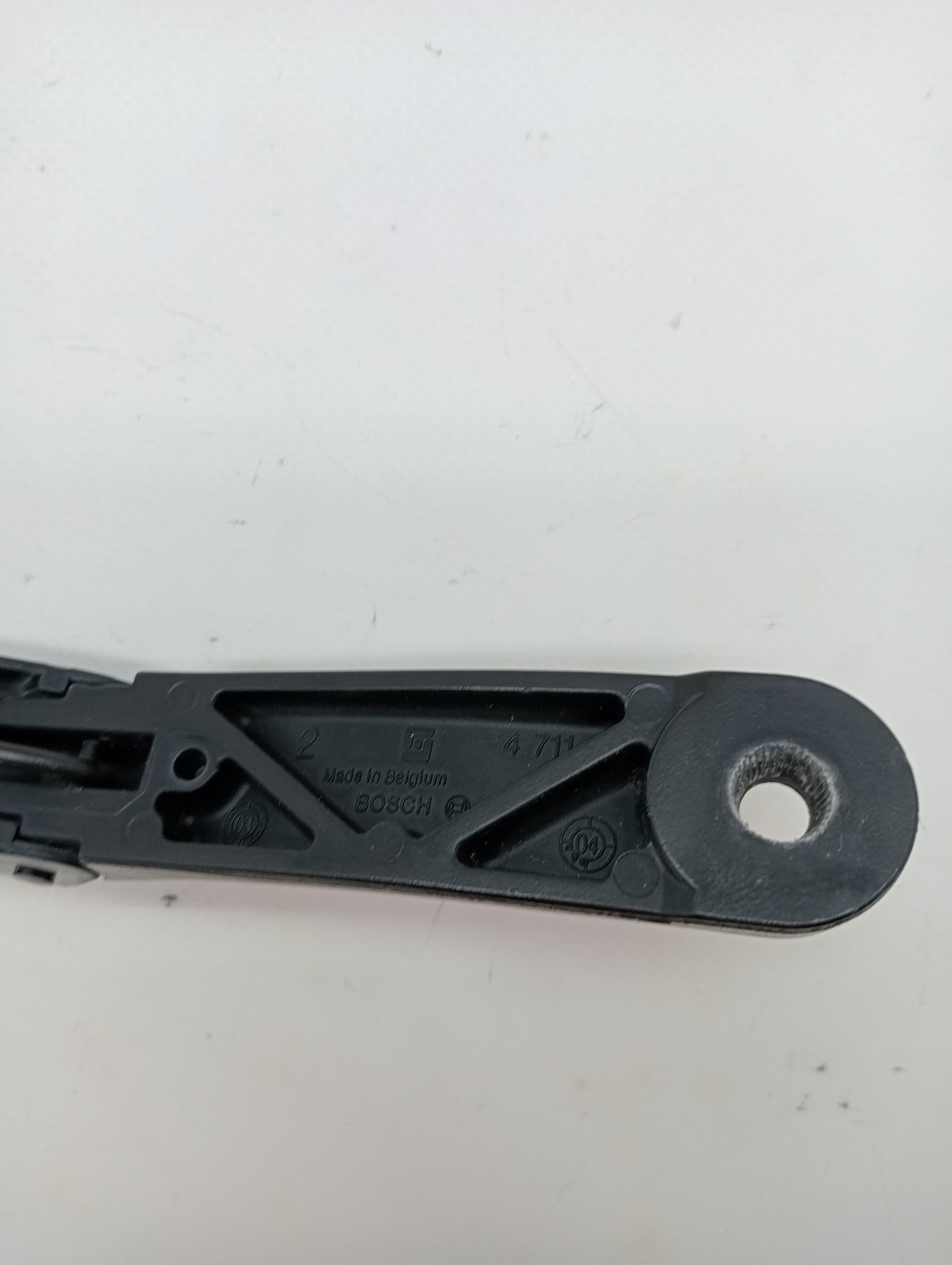 Brazo limpia delantero derecho VOLKSWAGEN TOURAN (1T1) 3