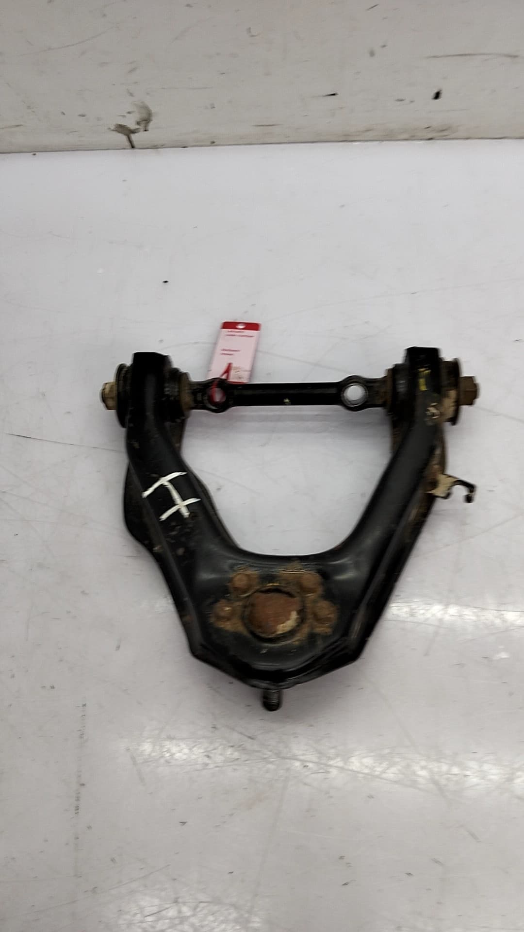 Brazo suspension superior delantero izquierdo NISSAN TERRANO (WD21)