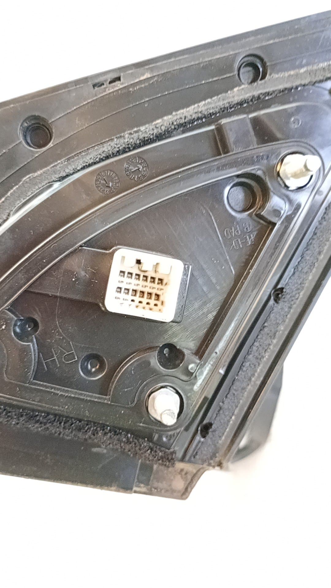 Retrovisor derecho KIA STONIC 2