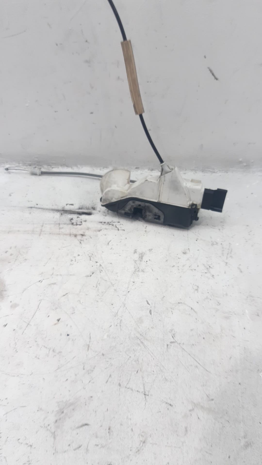 Cerradura puerta delantera izquierda CITROEN C4 CACTUS 3