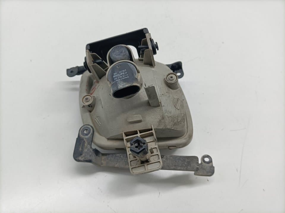 Faro antiniebla izquierdo KIA RIO 3