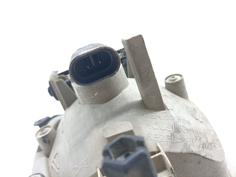 Faro antiniebla izquierdo KIA RIO 2
