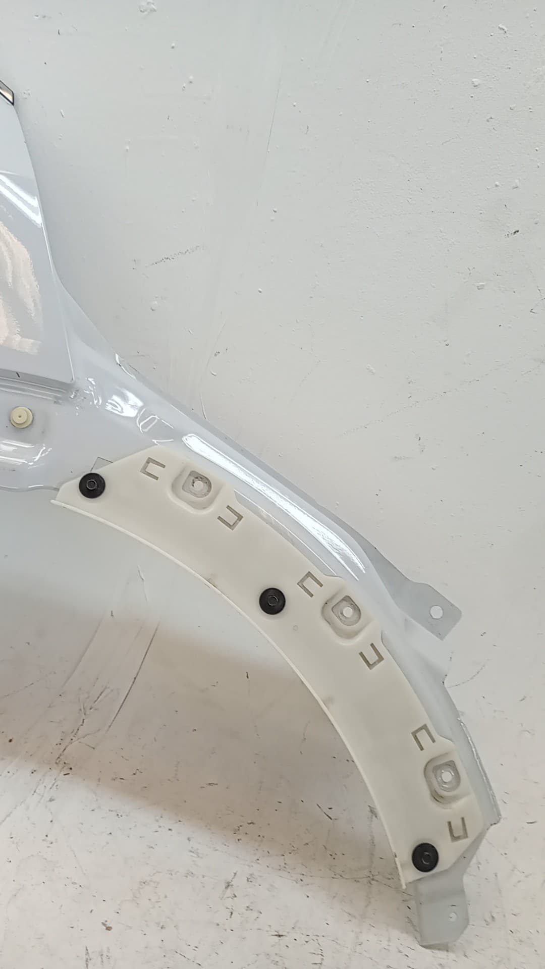 Aleta delantera derecha MINI 4