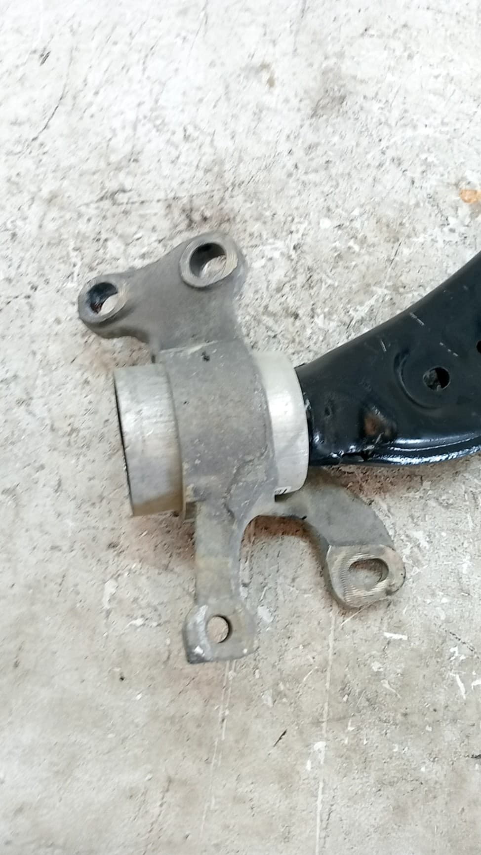 Brazo suspension inferior delantero izquierdo MINI 3
