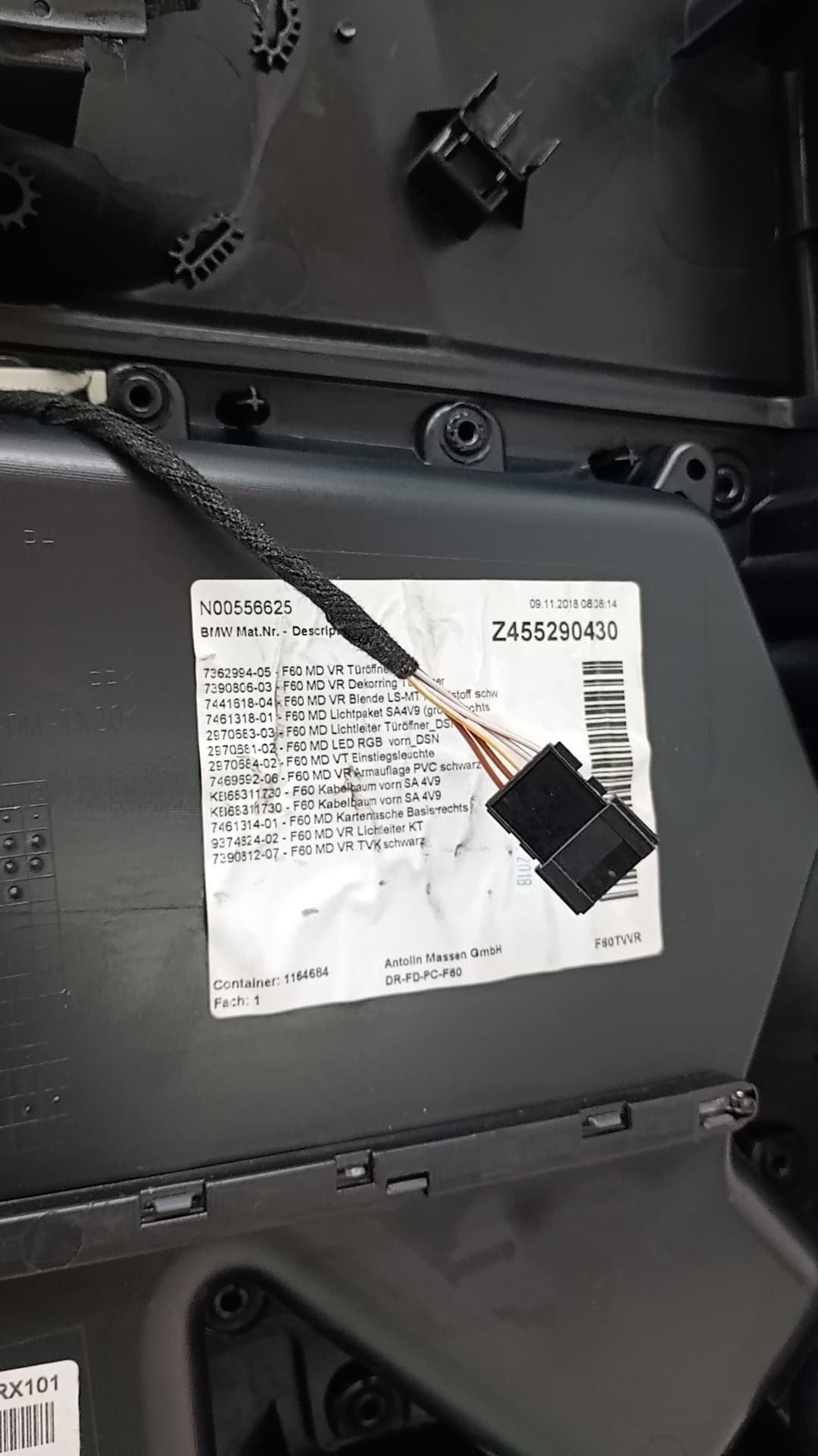 Guarnecido puerta delantera derecha MINI 4