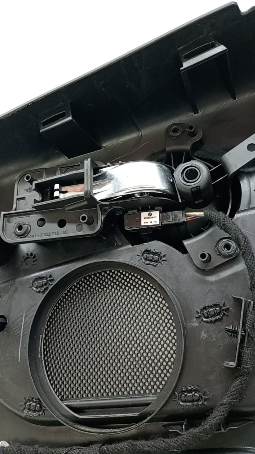 Guarnecido puerta trasera derecha MINI 4