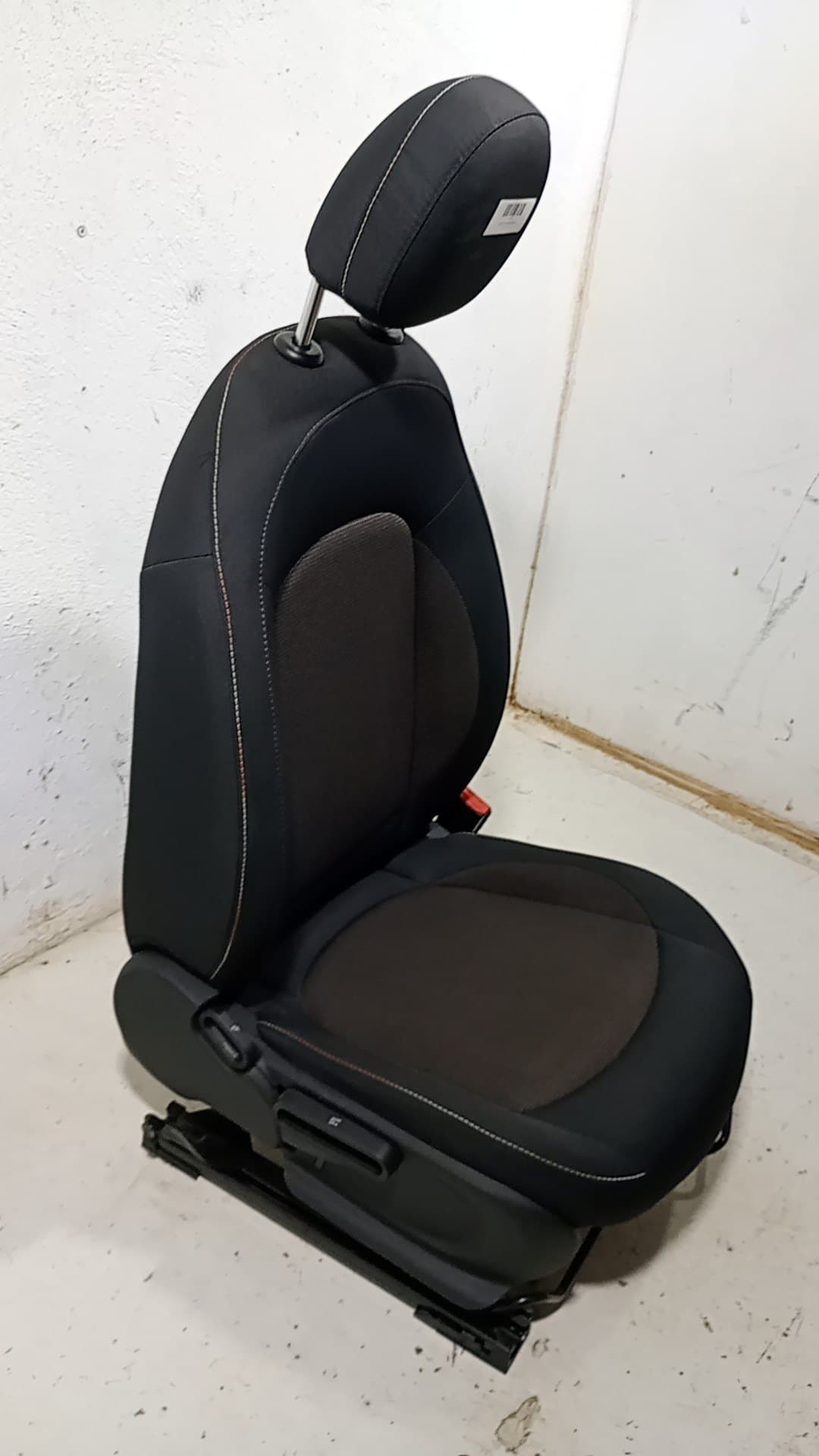 Asiento delantero derecho MINI 4