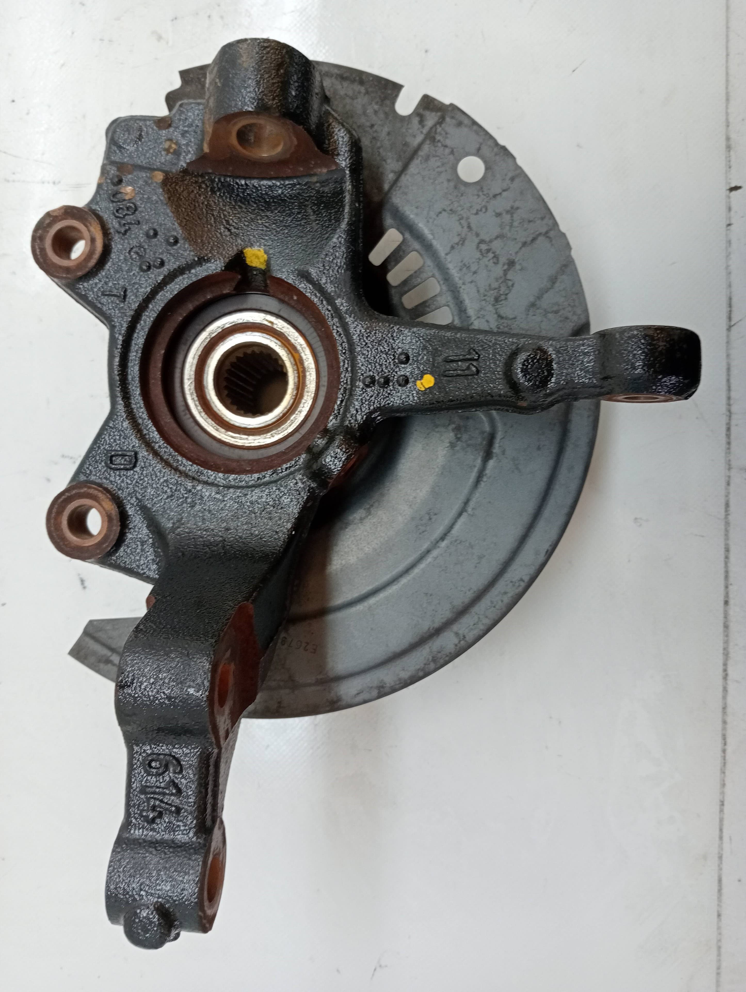 Mangueta delantera izquierda RENAULT CLIO IV 2