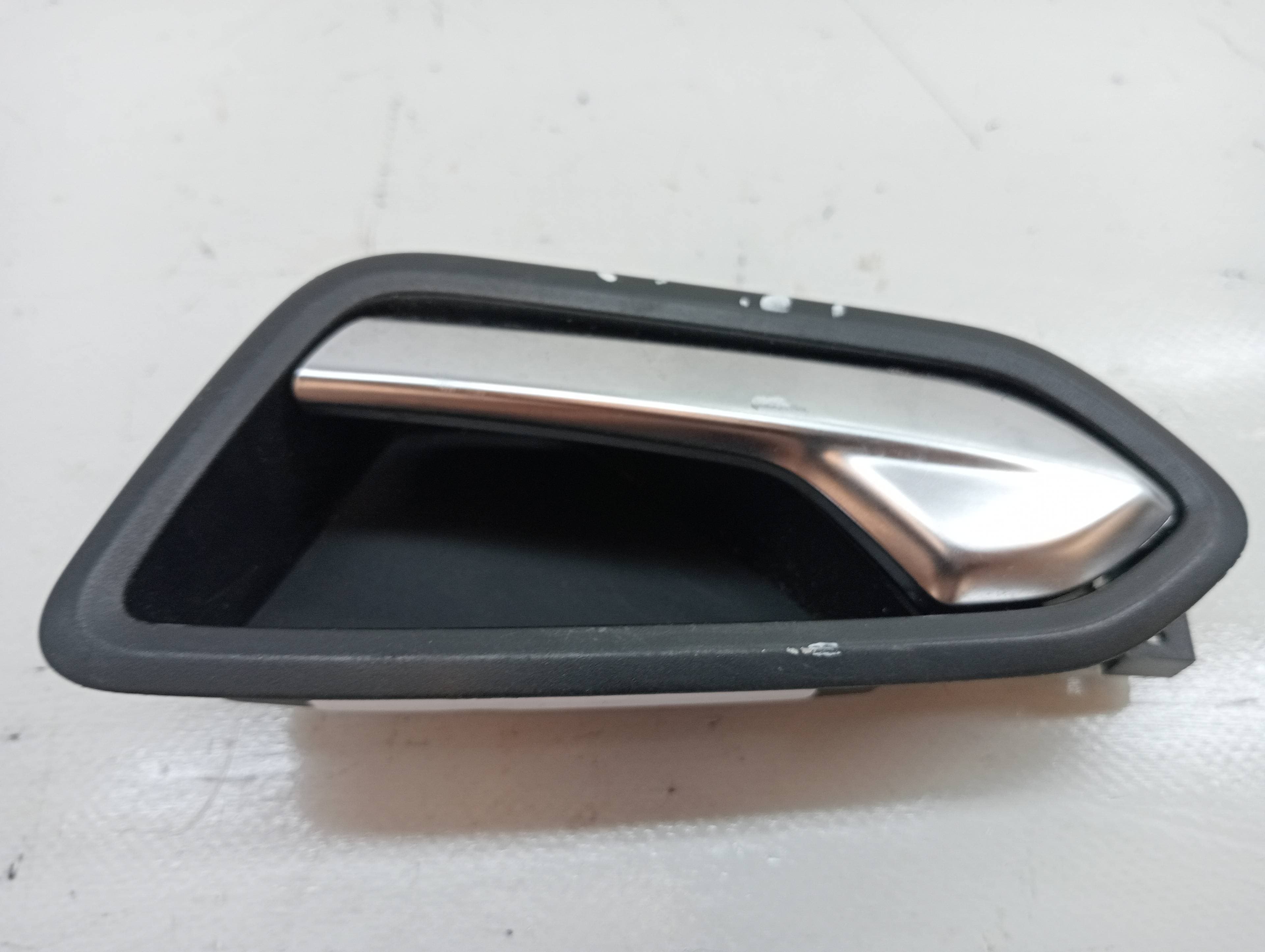 Maneta interior delantera izquierda RENAULT CLIO IV