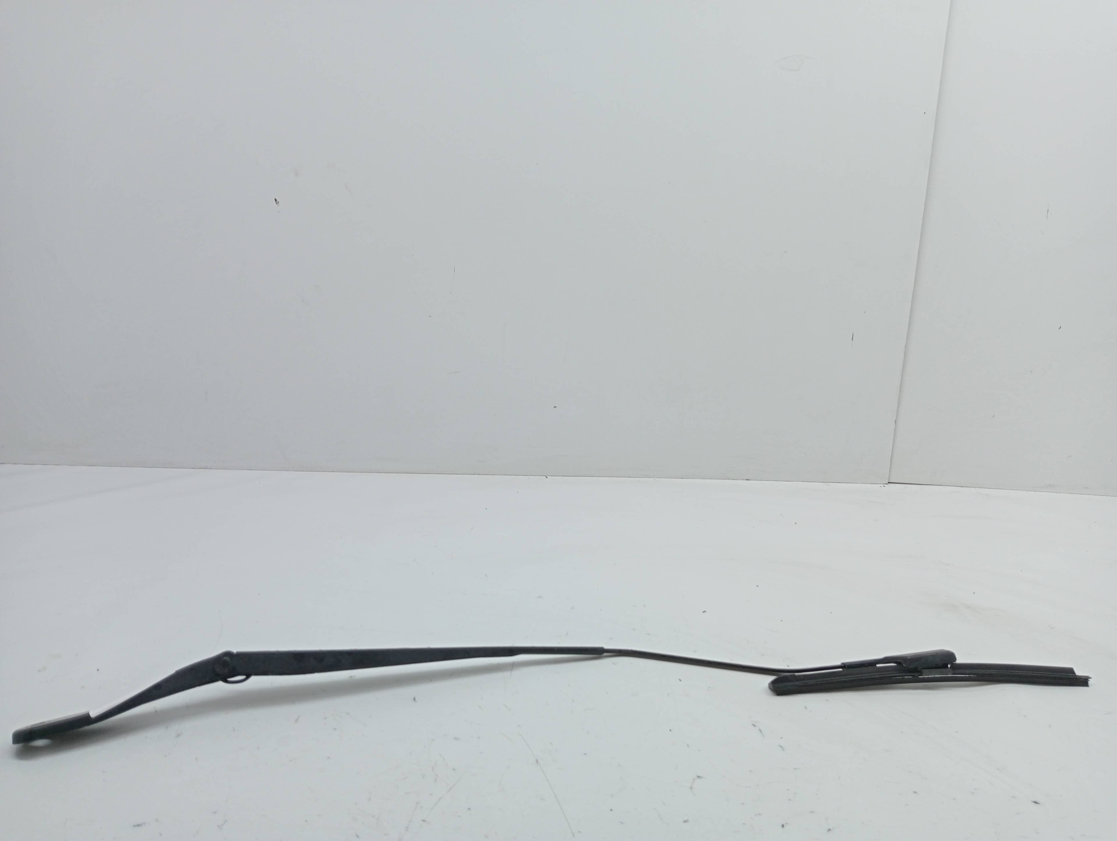 Brazo limpia delantero izquierdo RENAULT CLIO IV