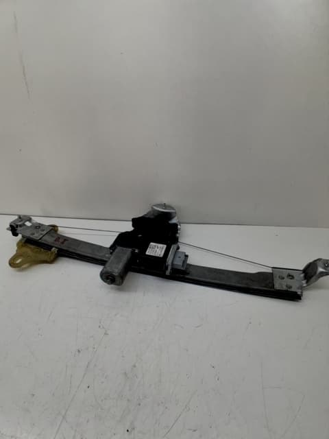 Elevalunas delantero izquierdo RENAULT CAPTUR 3