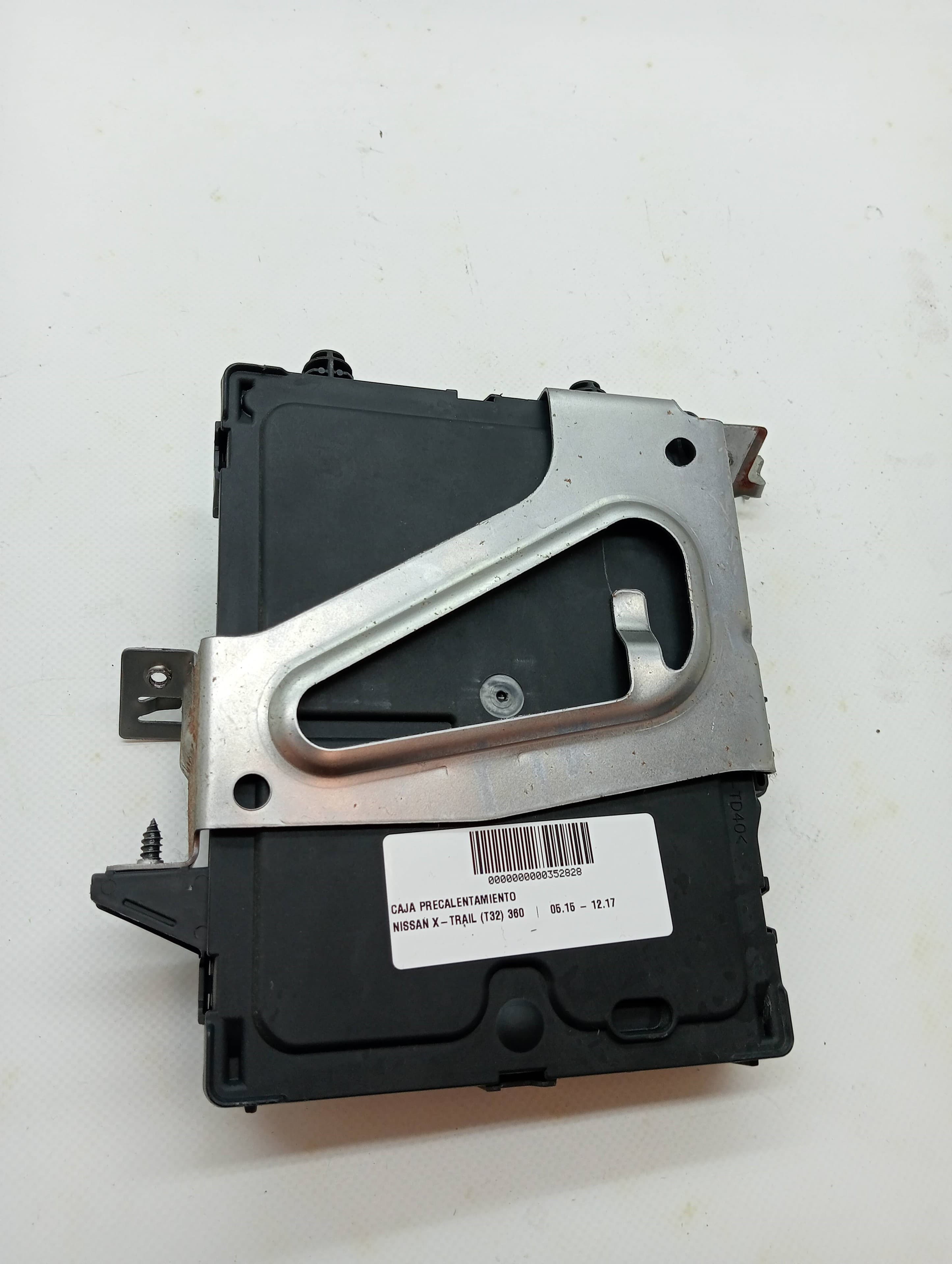 Caja precalentamiento NISSAN X-TRAIL (T32)