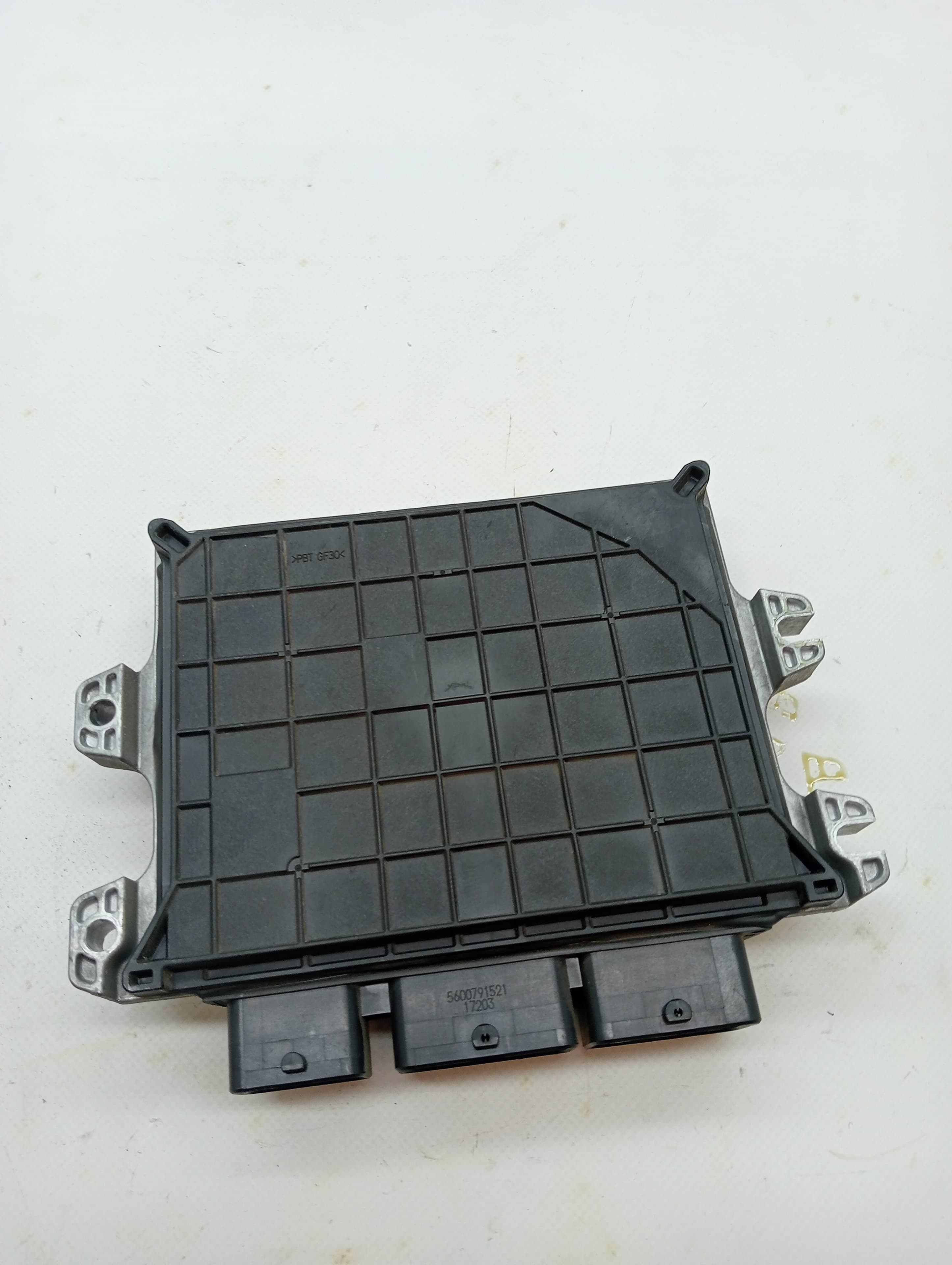 Centralita motor uce NISSAN X-TRAIL (T32) 3