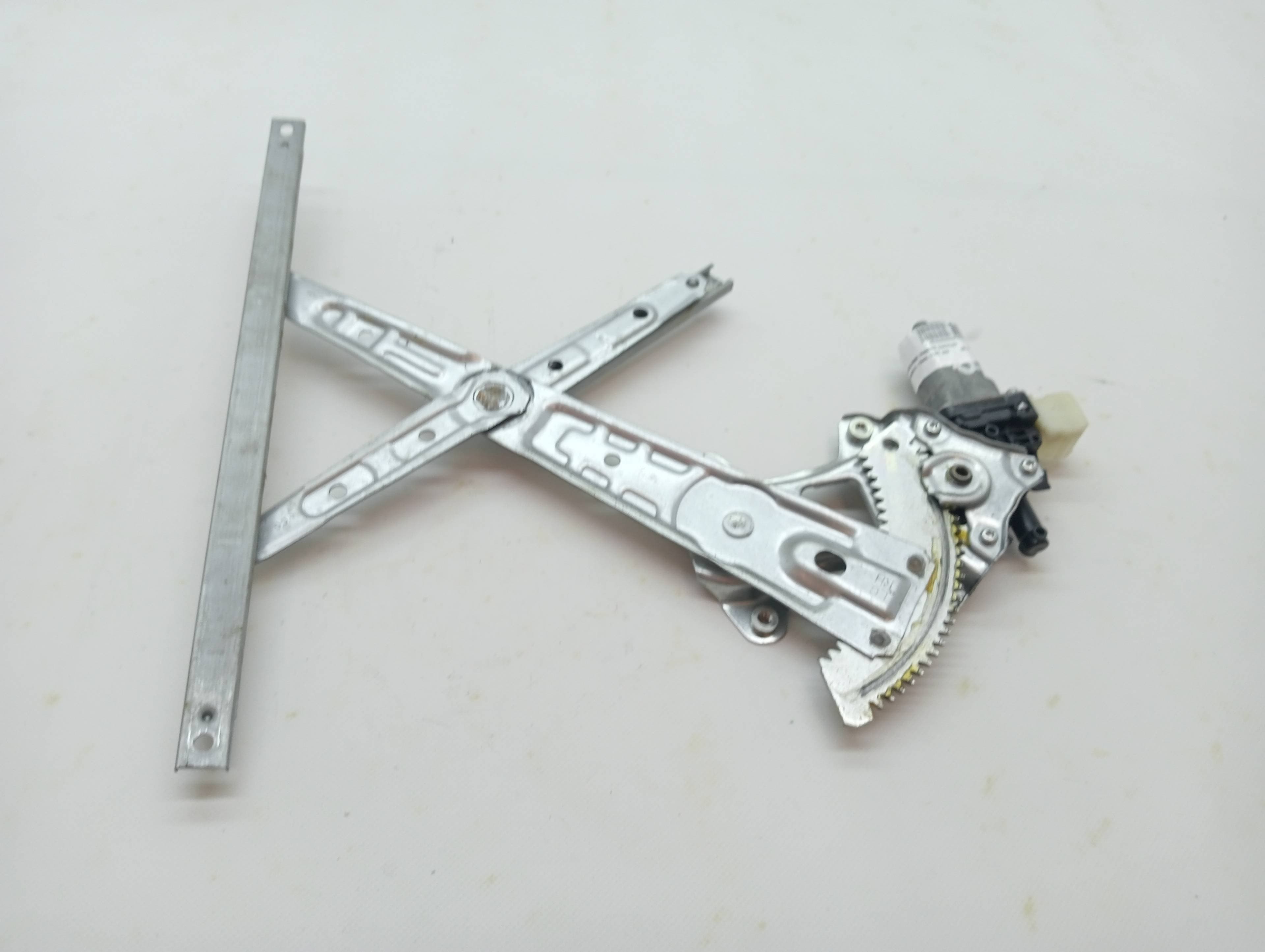 Elevalunas trasero derecho NISSAN X-TRAIL (T32)