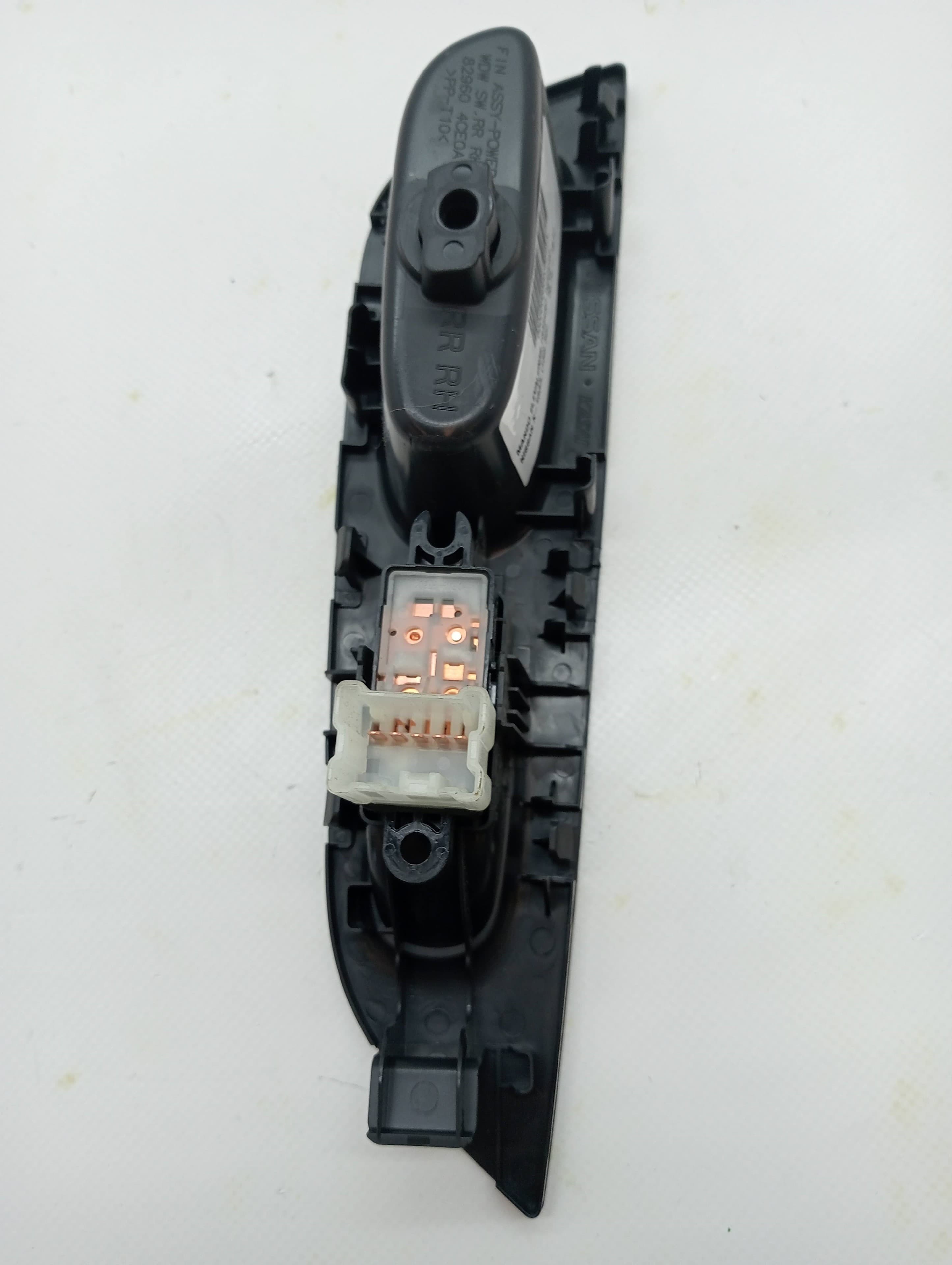 Mando elevalunas trasero derecho NISSAN X-TRAIL (T32) 3