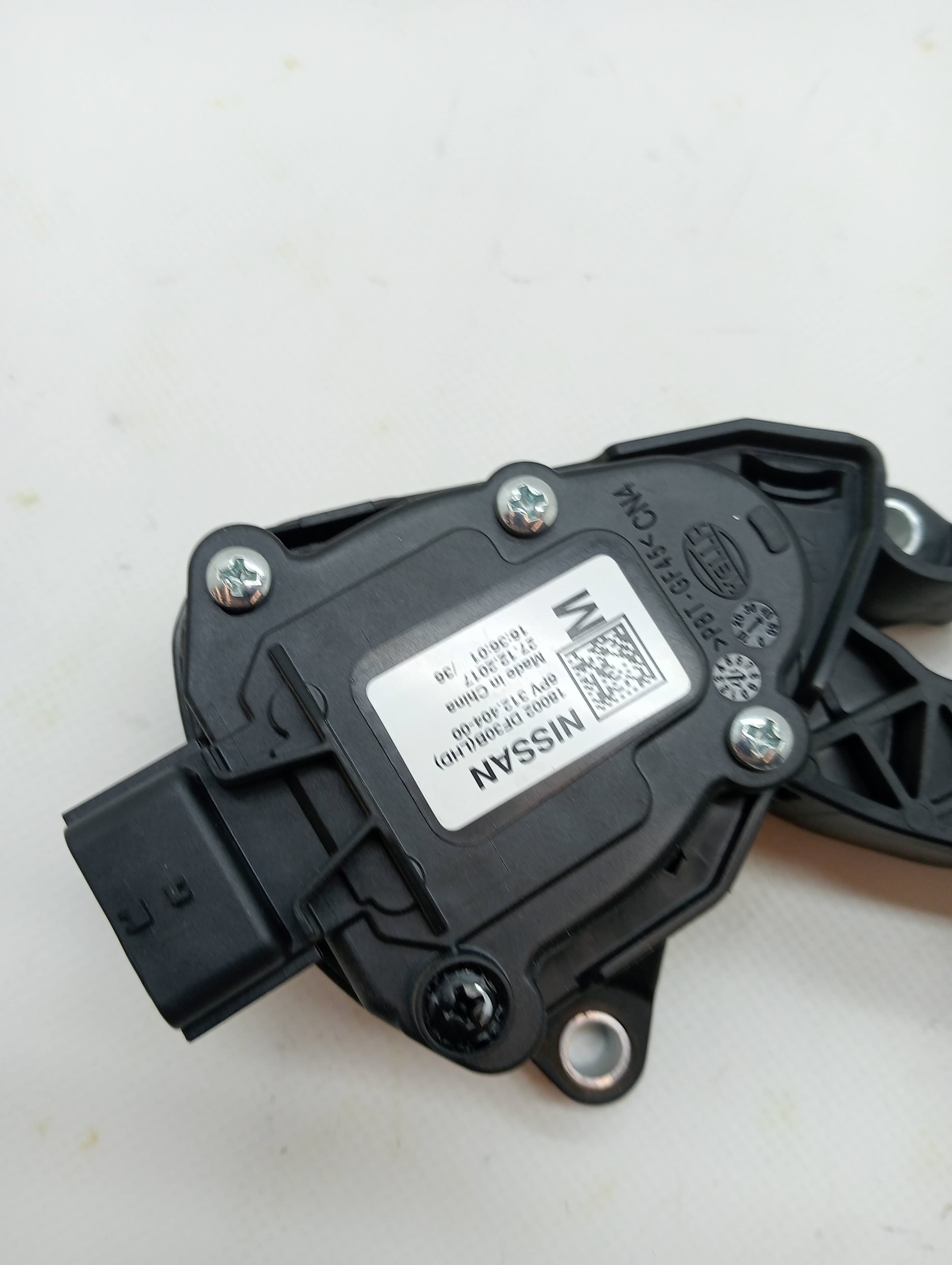 Pedal acelerador NISSAN X-TRAIL (T32) 3