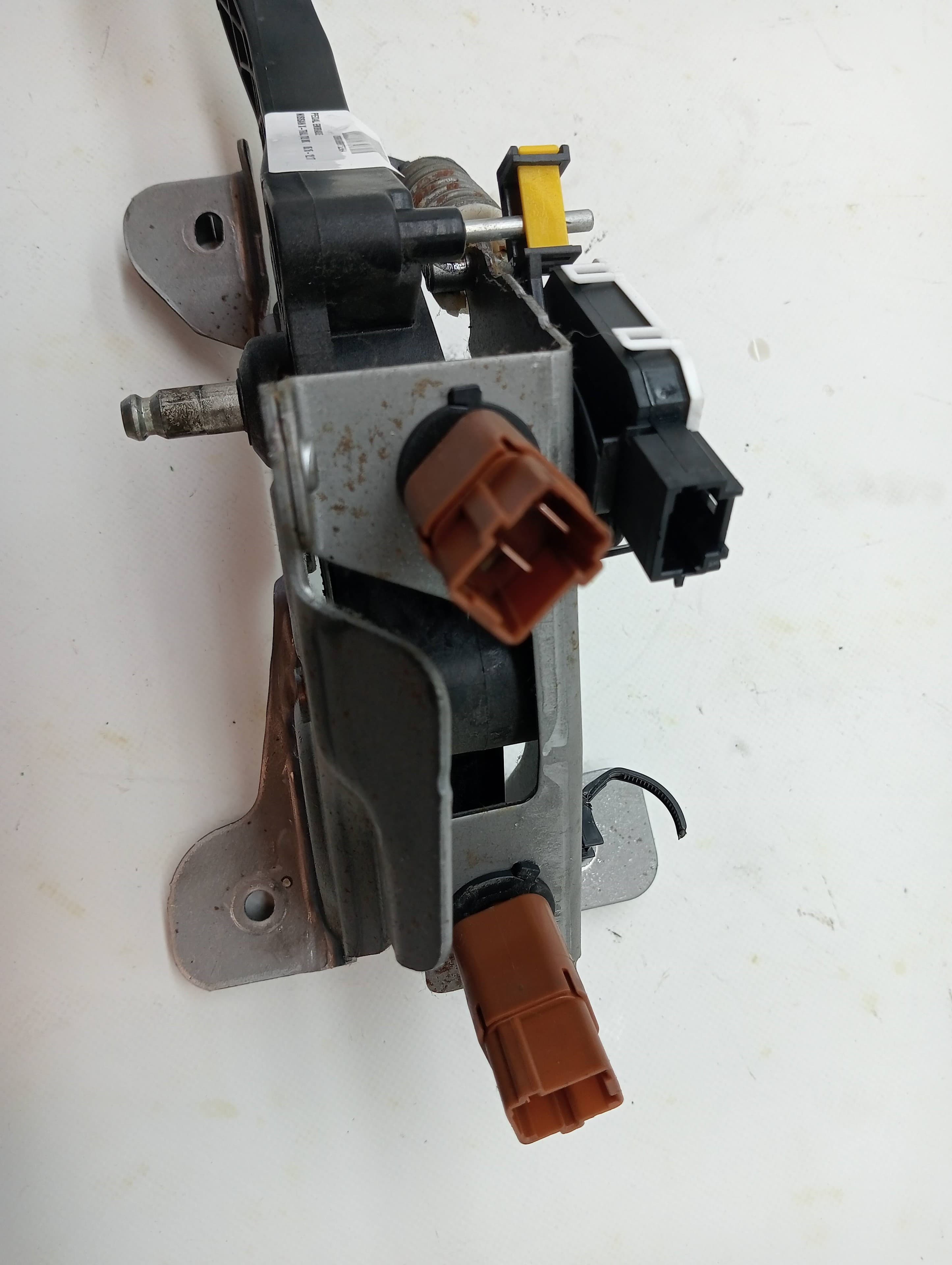 Pedal embrague NISSAN X-TRAIL (T32) 3