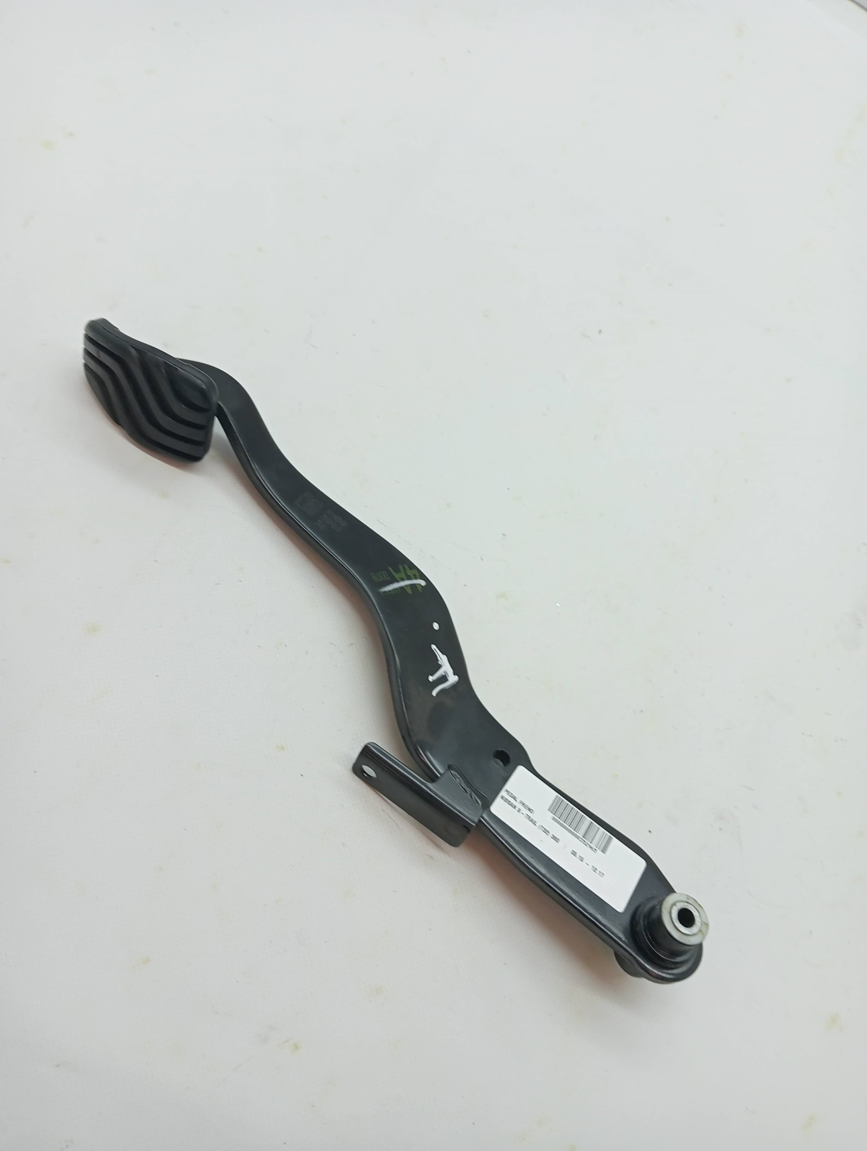 Pedal freno NISSAN X-TRAIL (T32)