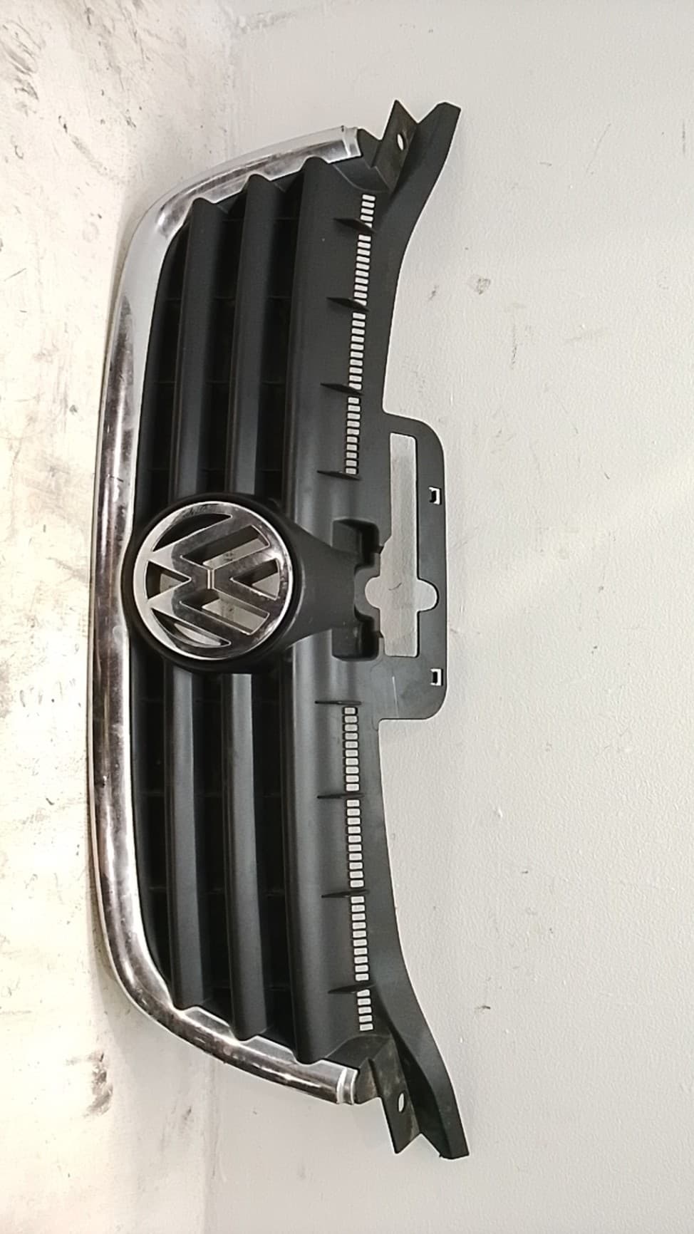 Rejilla delantera VOLKSWAGEN TOURAN FURGONETA/MONOVOLUMEN