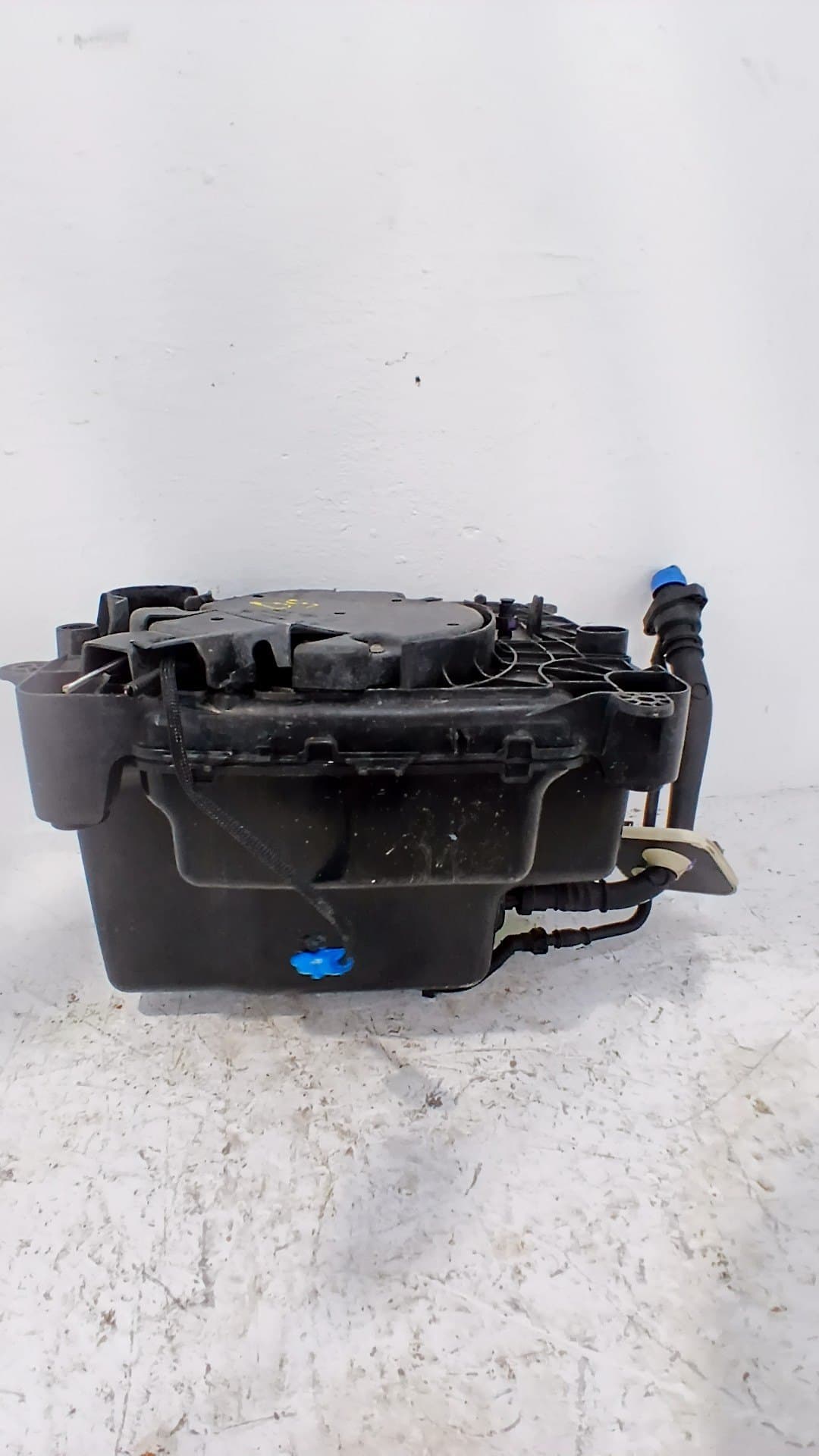 Deposito adblue RENAULT MASTER IV FURGONETA 3