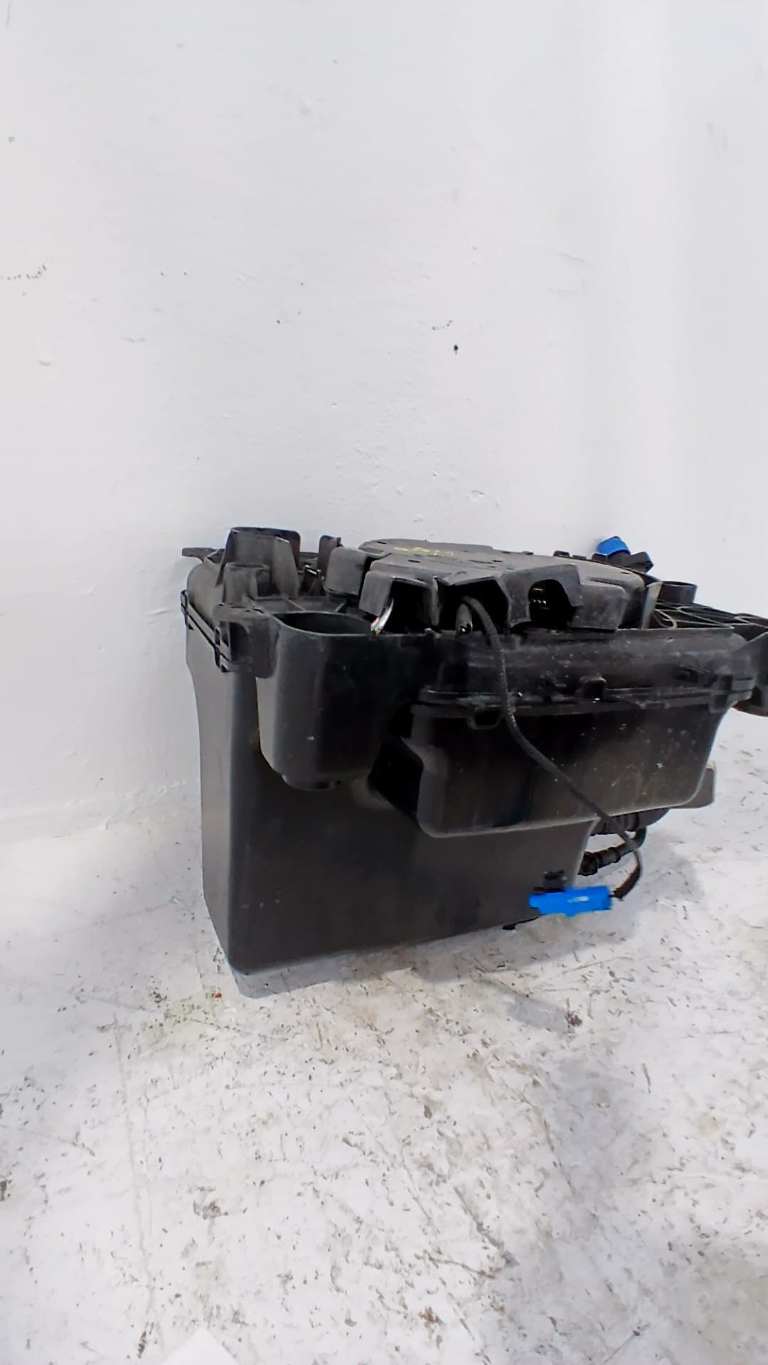 Deposito adblue RENAULT MASTER IV FURGONETA 2