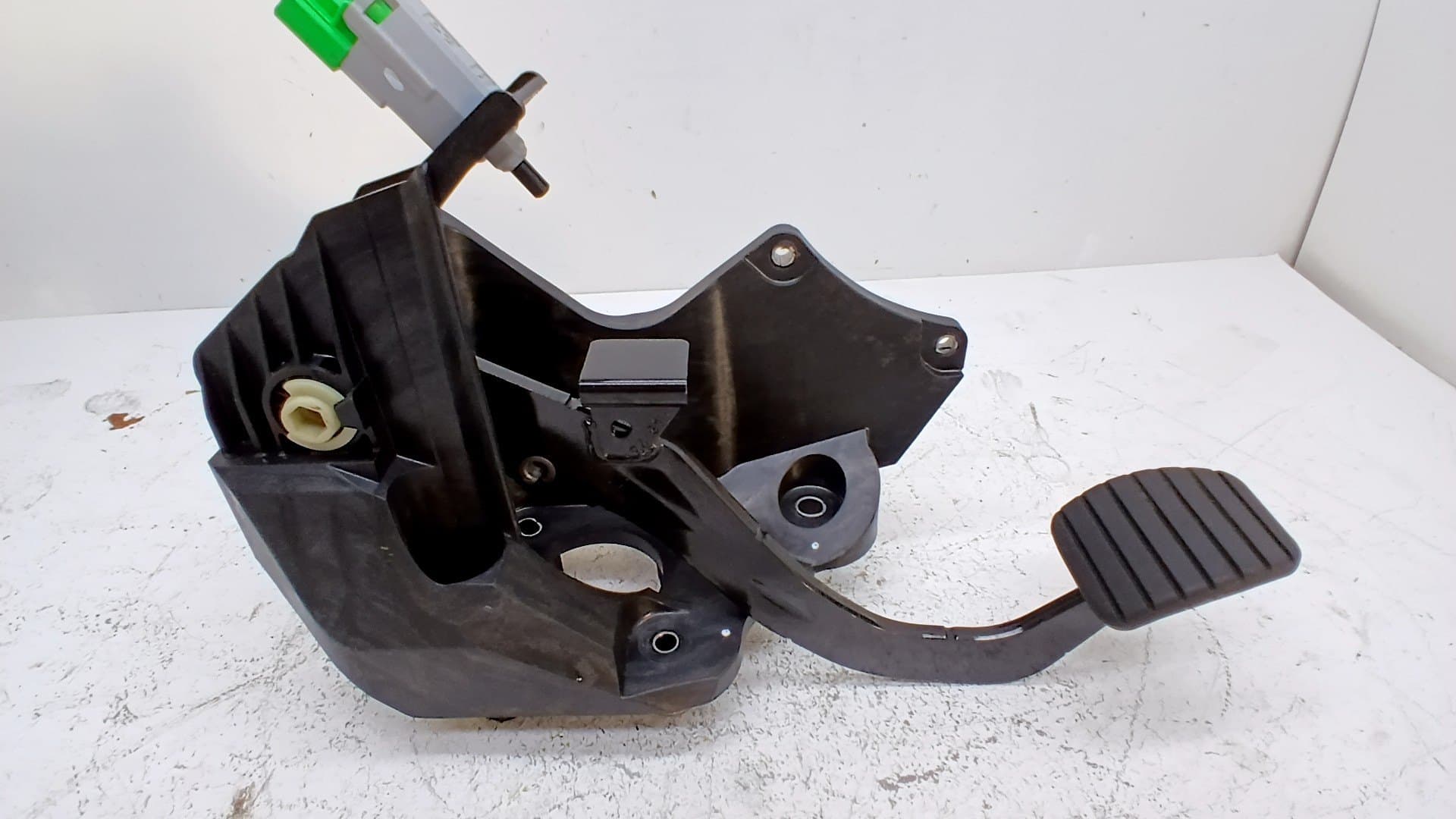 Pedal freno RENAULT MASTER IV FURGONETA