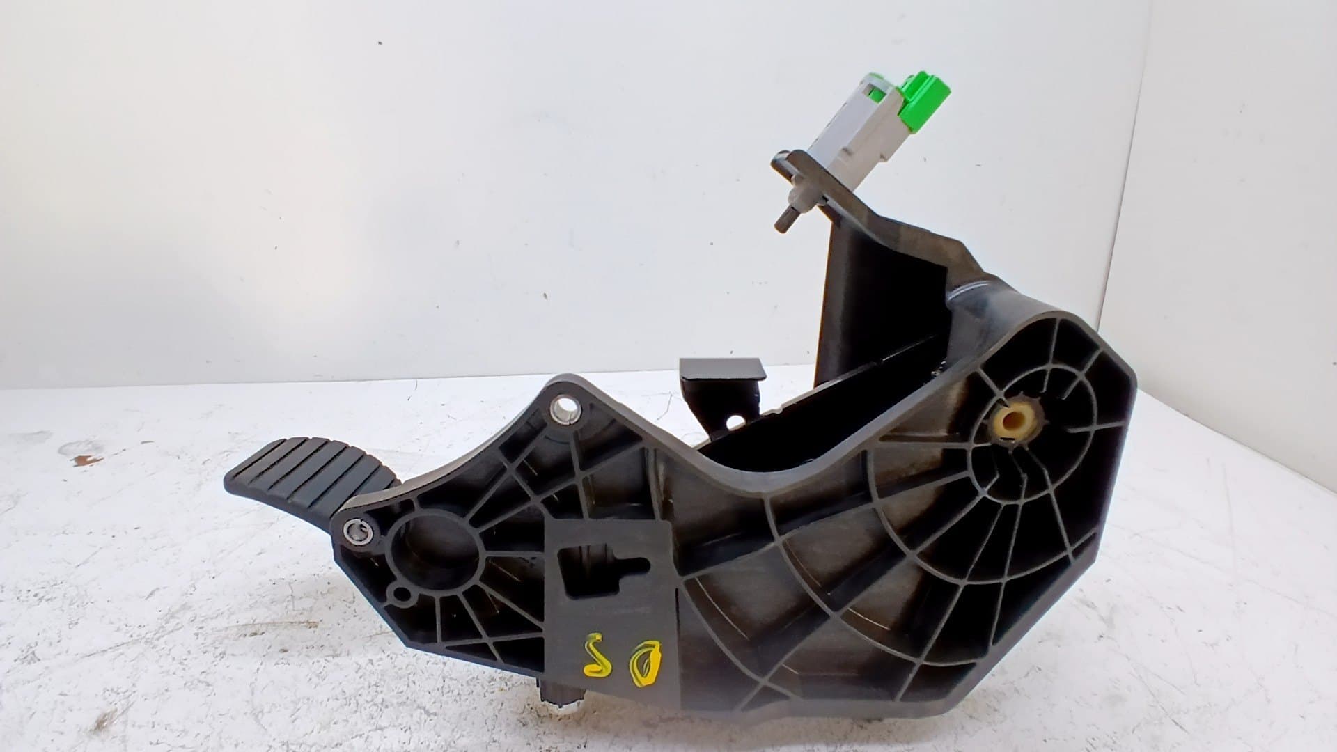 Pedal freno RENAULT MASTER IV FURGONETA 3