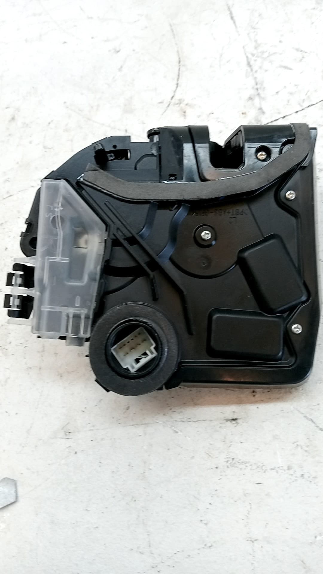 Cerradura puerta trasera izquierda LEXUS UX 3