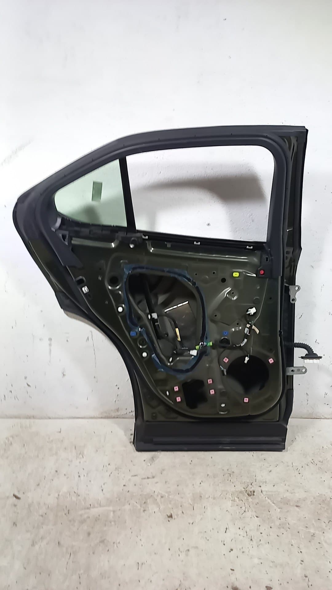 Puerta trasera izquierda LEXUS UX 2