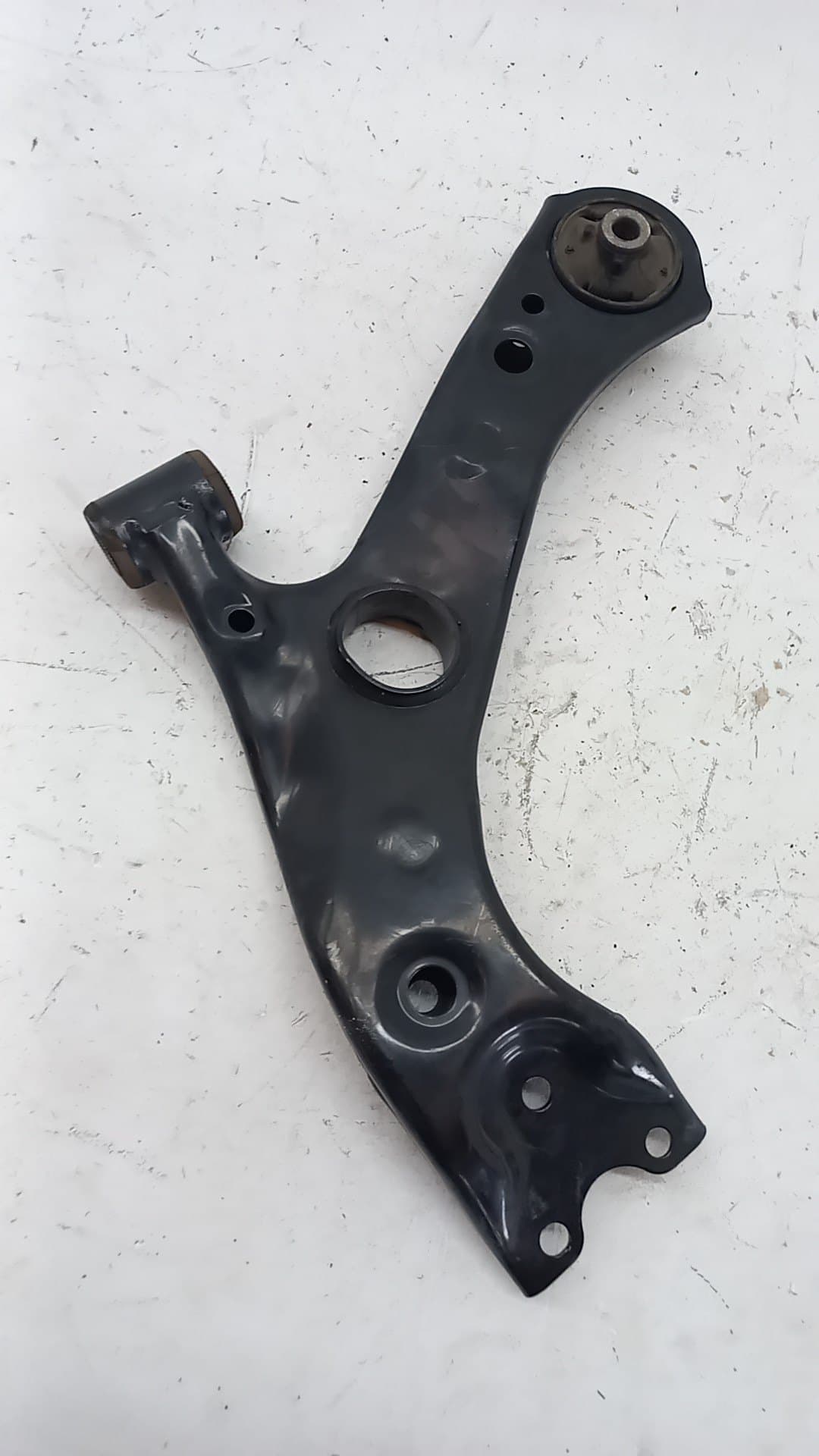 Brazo suspension inferior delantero izquierdo LEXUS UX 2