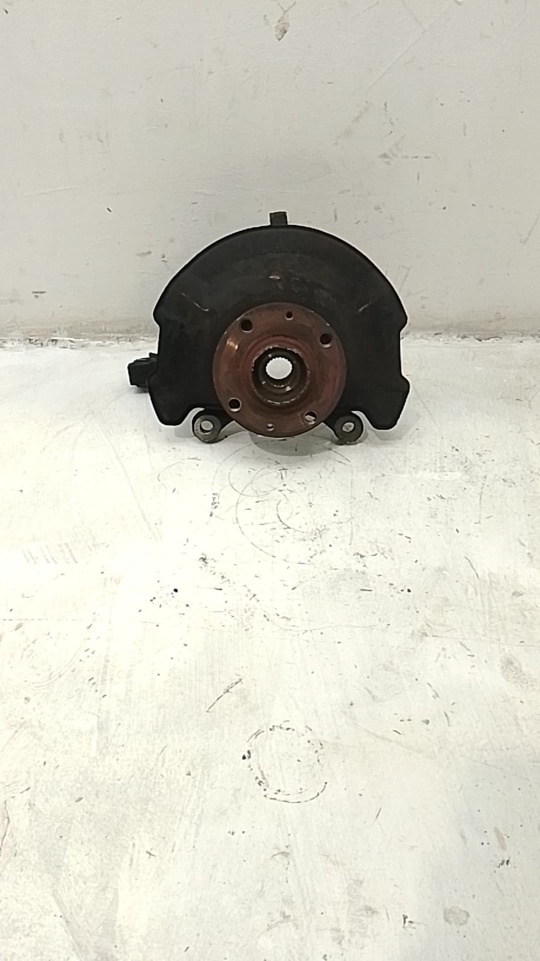 Mangueta delantera izquierda SUZUKI SWIFT SF BERLINA (EA)