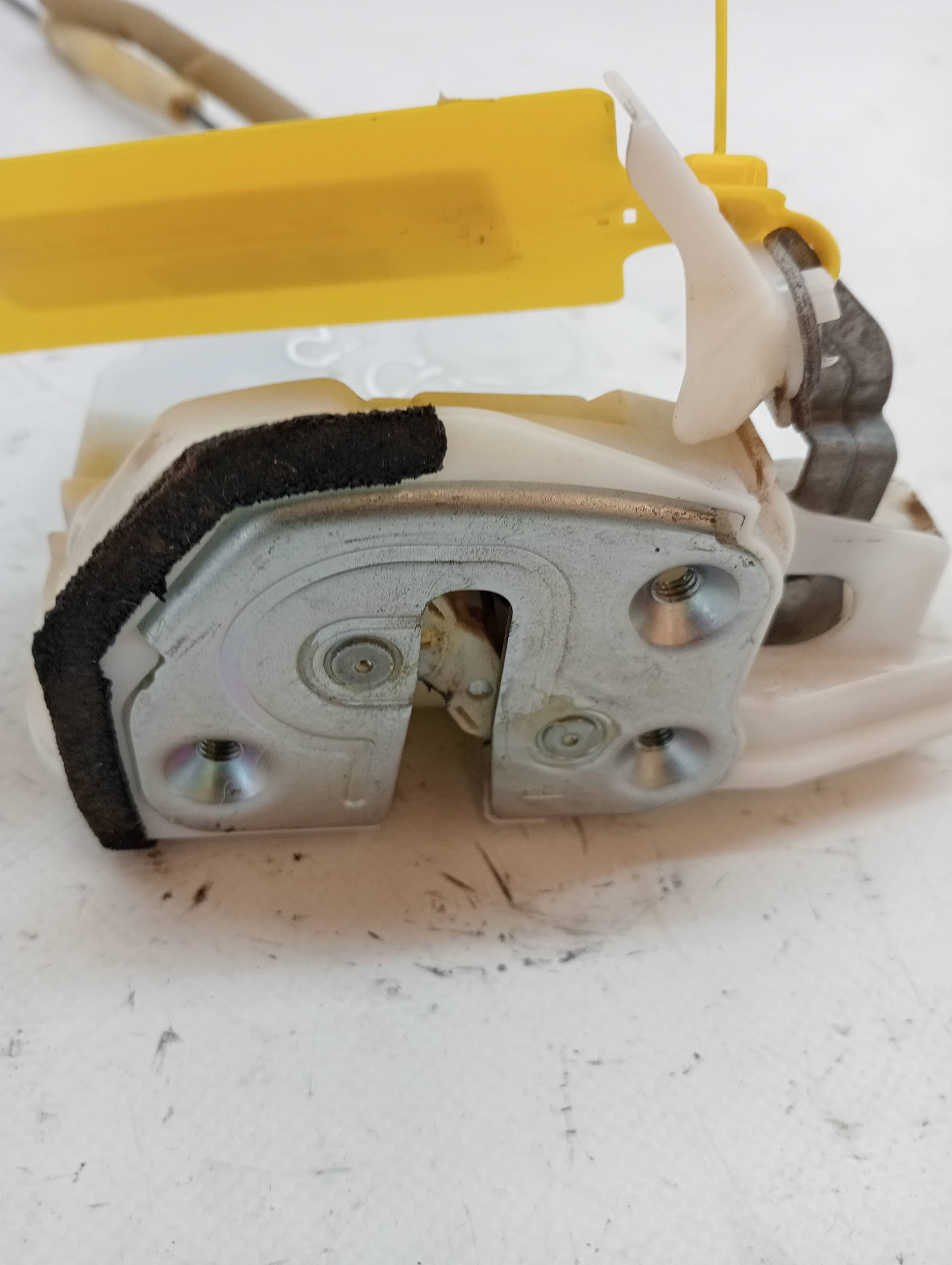Cerradura puerta delantera derecha MAZDA 2 LIM 2