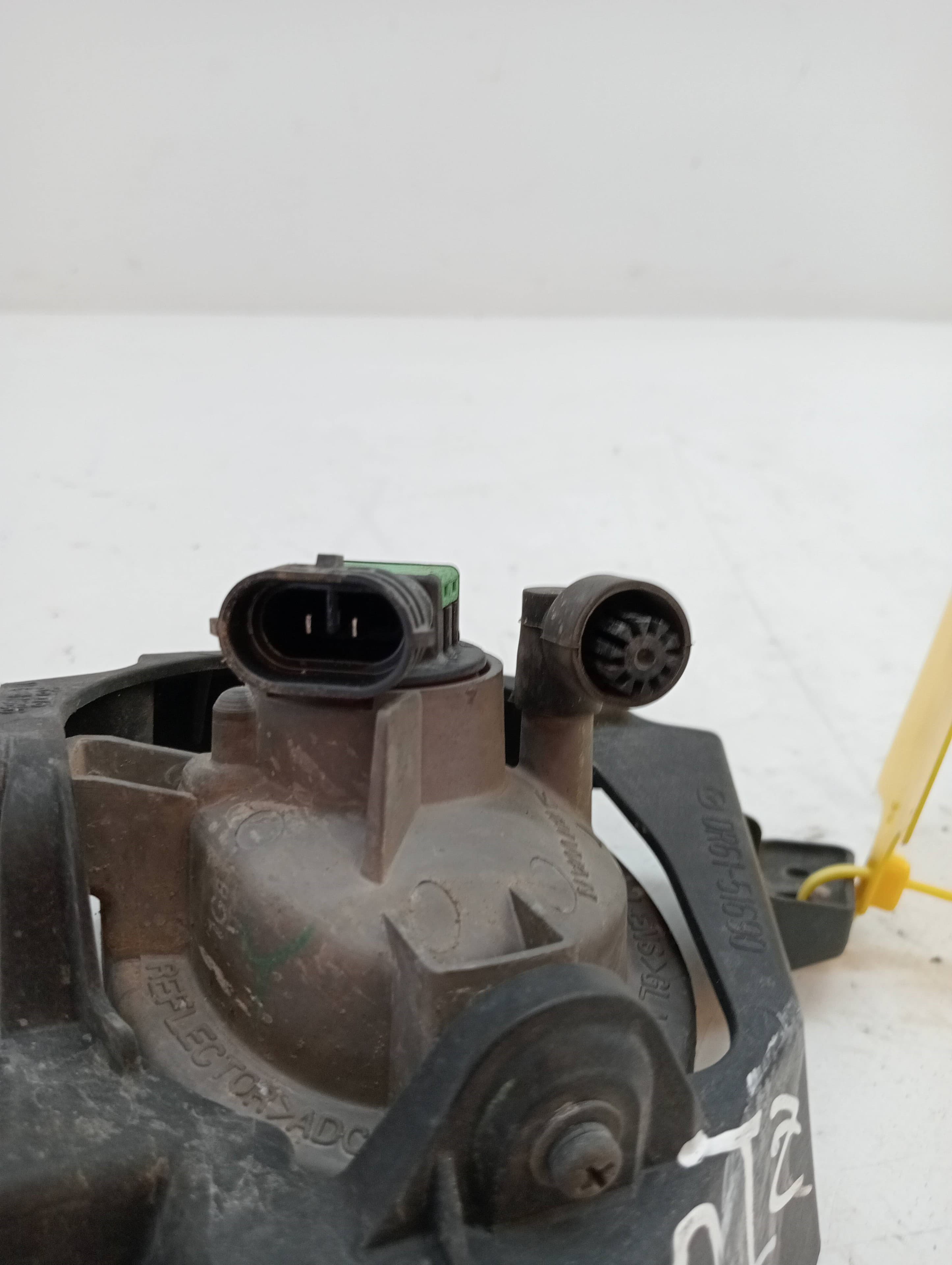 Faro antiniebla izquierdo MAZDA 2 LIM 2