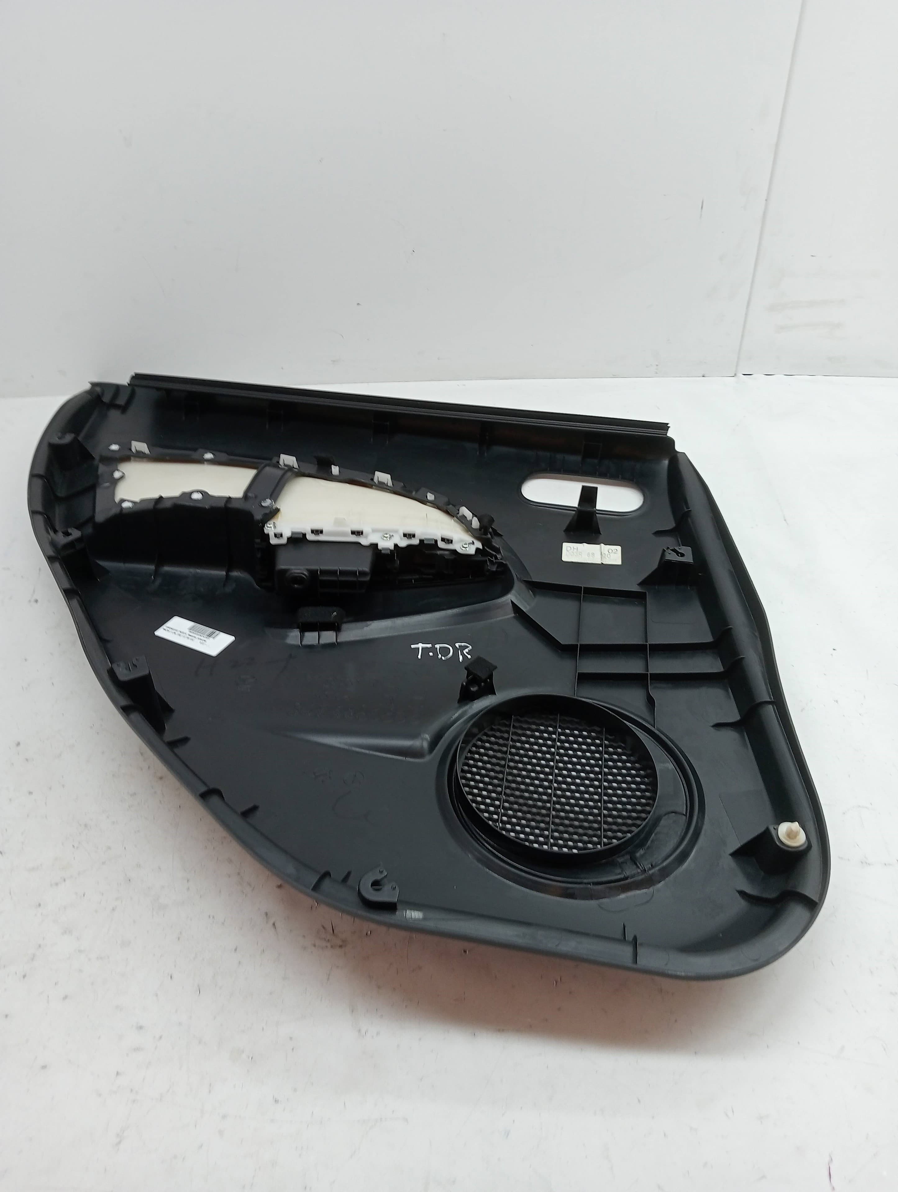 Guarnecido puerta trasera derecha MAZDA 2 LIM 3