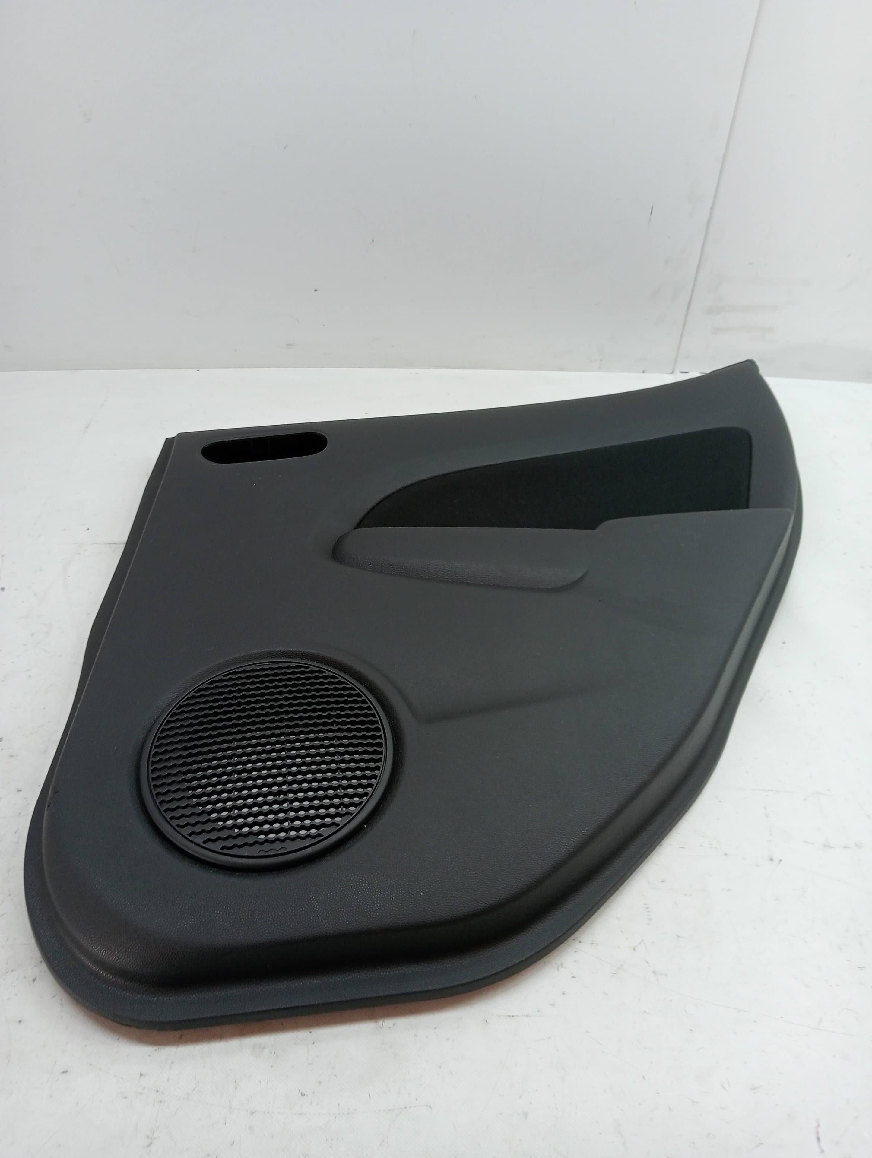 Guarnecido puerta trasera derecha MAZDA 2 LIM