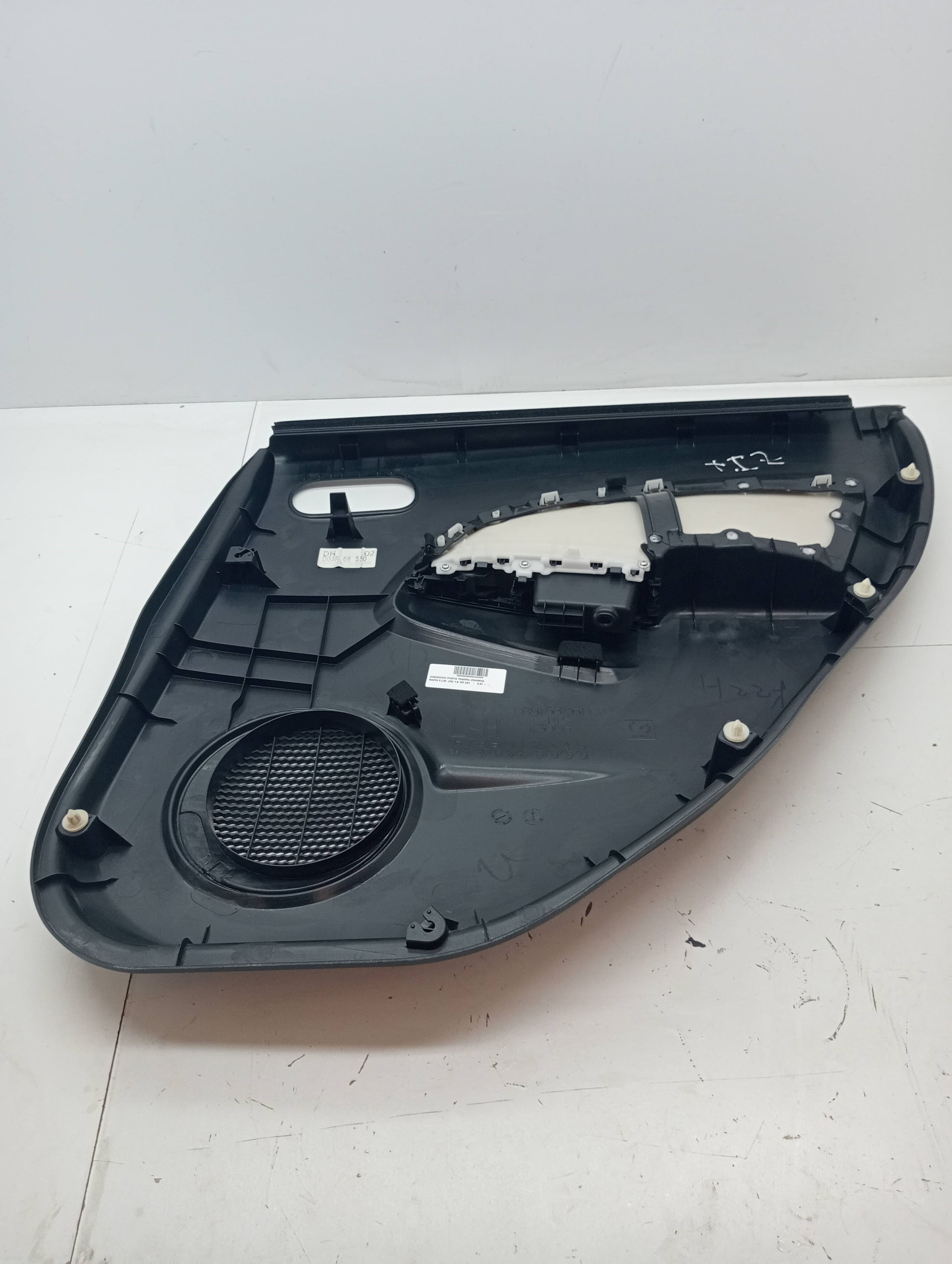 Recambio MAZDA 2 LIM ref. D03R6855Y02 2